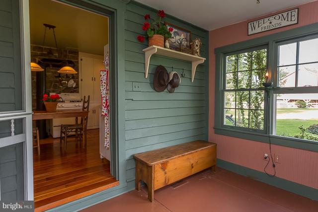 CNGS APT AND SHEND COMS - Residential