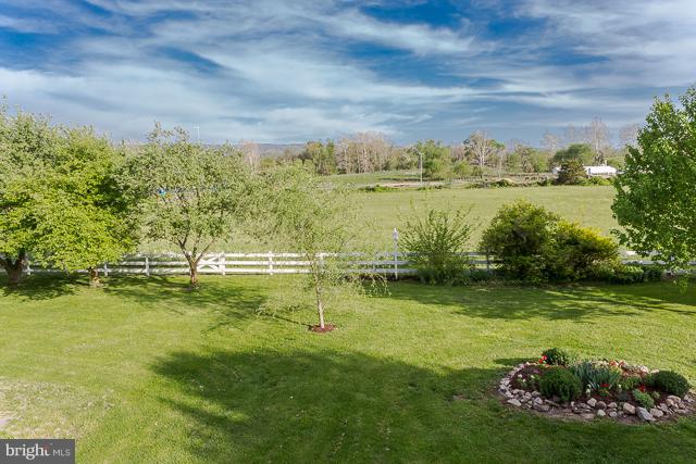 CNGS APT AND SHEND COMS - Residential