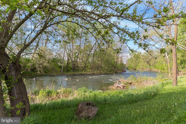 CNGS APT AND SHEND COMS - Residential