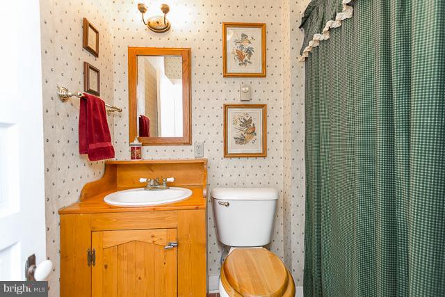 CNGS APT AND SHEND COMS - Residential