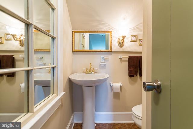 CNGS APT AND SHEND COMS - Residential