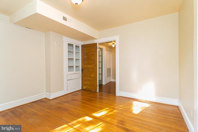 CNGS APT AND SHEND COMS - Residential