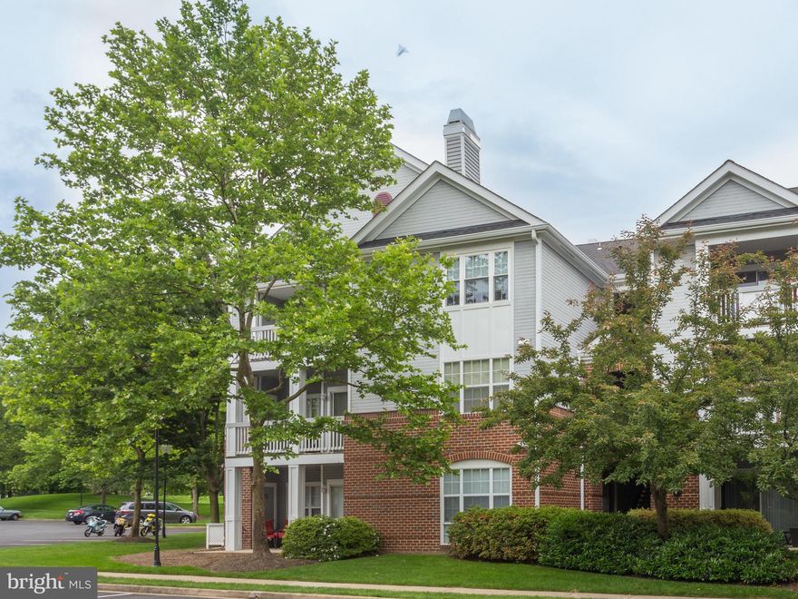 Beautifully renovated ground floor condo. Granite counters, recessed lighting throughout. Updated baths. Large open living and dining area with gas fireplace and built-in book shelves. Walk-in closets. Lovely patio for entertaining. Community pool just in time for summer! Just off route 7 in Ashburn. Close to shopping and major commuter routes.