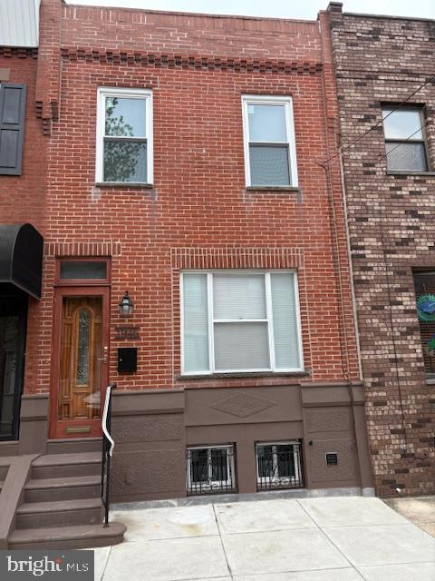 3 bedroom home on a wide and wonderful block in the Girard Estates neighborhood of south Philly.
Nice curb appeal with a handsome brownstone and brick front exterior, custom door and newer pavement.
On the main level you will find a foyer and a living room/dining room combo separated by a beautiful vintage archway. There is a closet and brand new wall unit a/c. New kitchen with white shaker cabinets, quartz countertop and backsplash and stainless steel appliances. Nice yard for relaxing and entertaining. The 2nd floor has a large master bedroom with a wall to wall closet and ceiling fan and 2 additional nice sized bedrooms. Newly updated hall bathroom. The basement is freshly painted with storage shelves and washer and dryer. New flooring with beautiful high baseboard trim throughout. 9 new windows with plenty of light. Freshly painted. House shows well. Great location!!! Owner is a licensed Realtor in Pa.