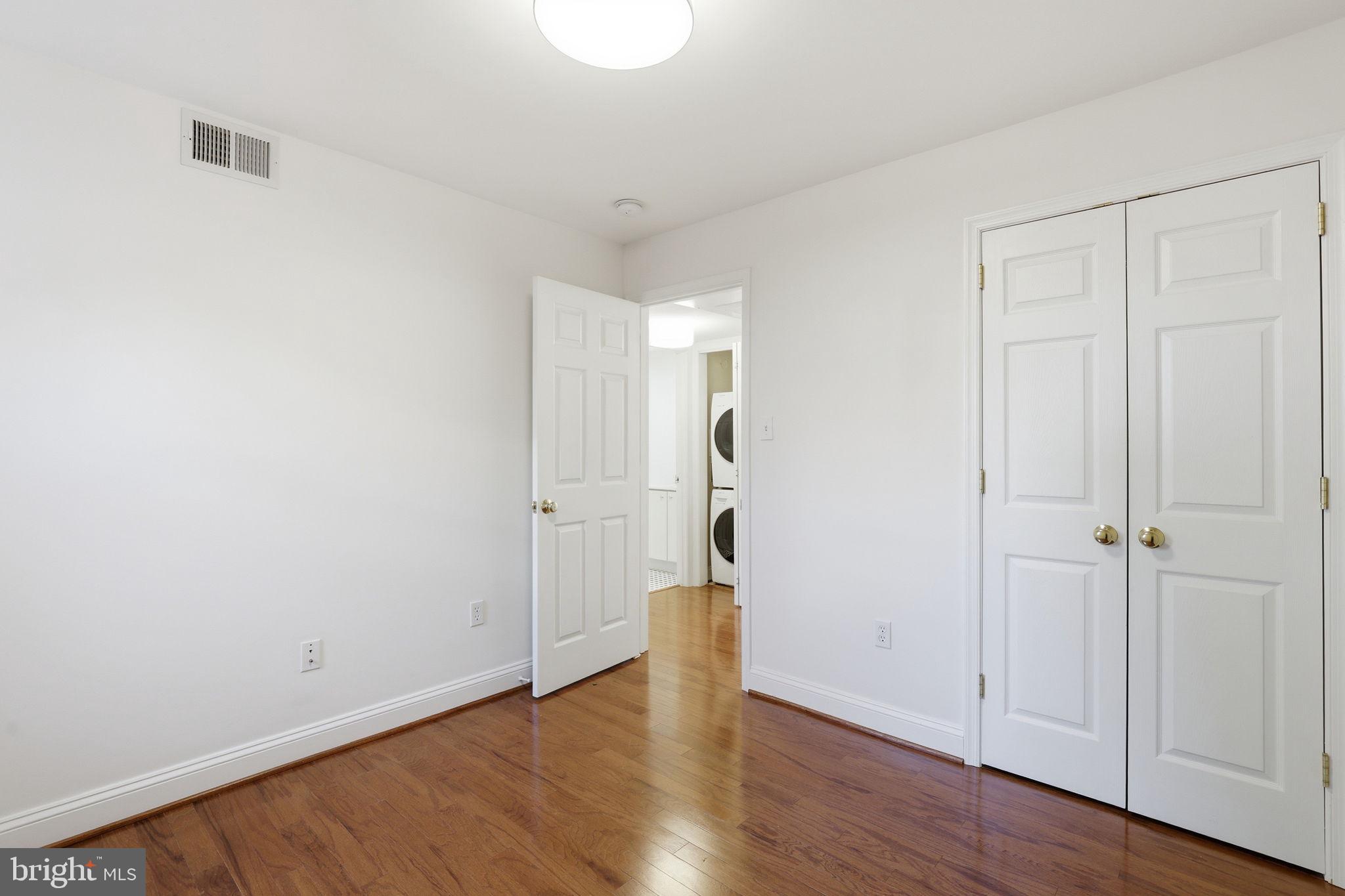 INVERNESS KNOLLS - Residential