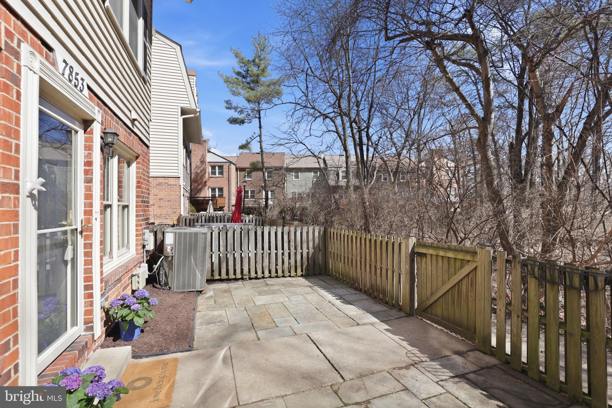 INVERNESS KNOLLS - Residential