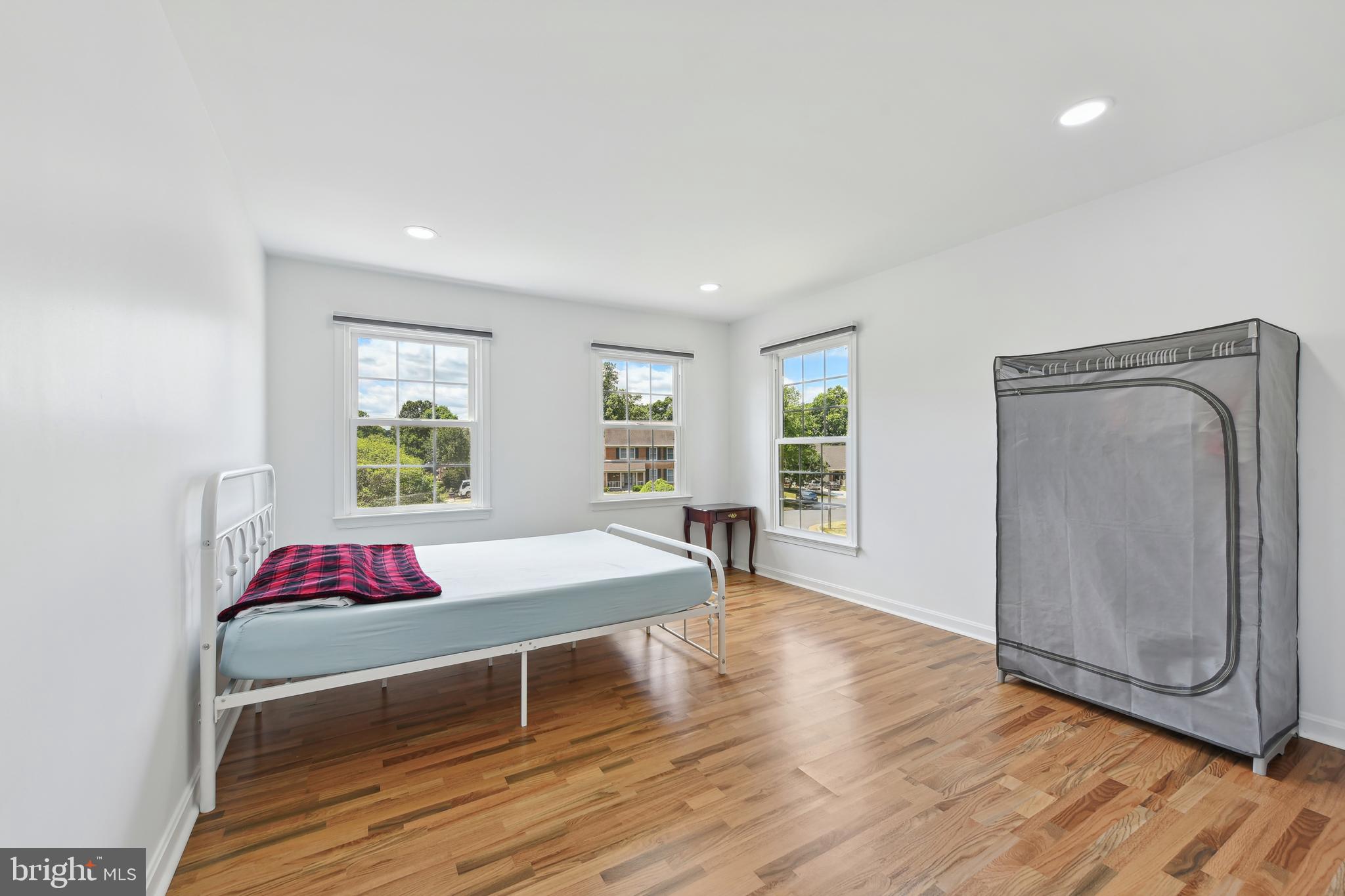 COUNTRYSIDE - Residential