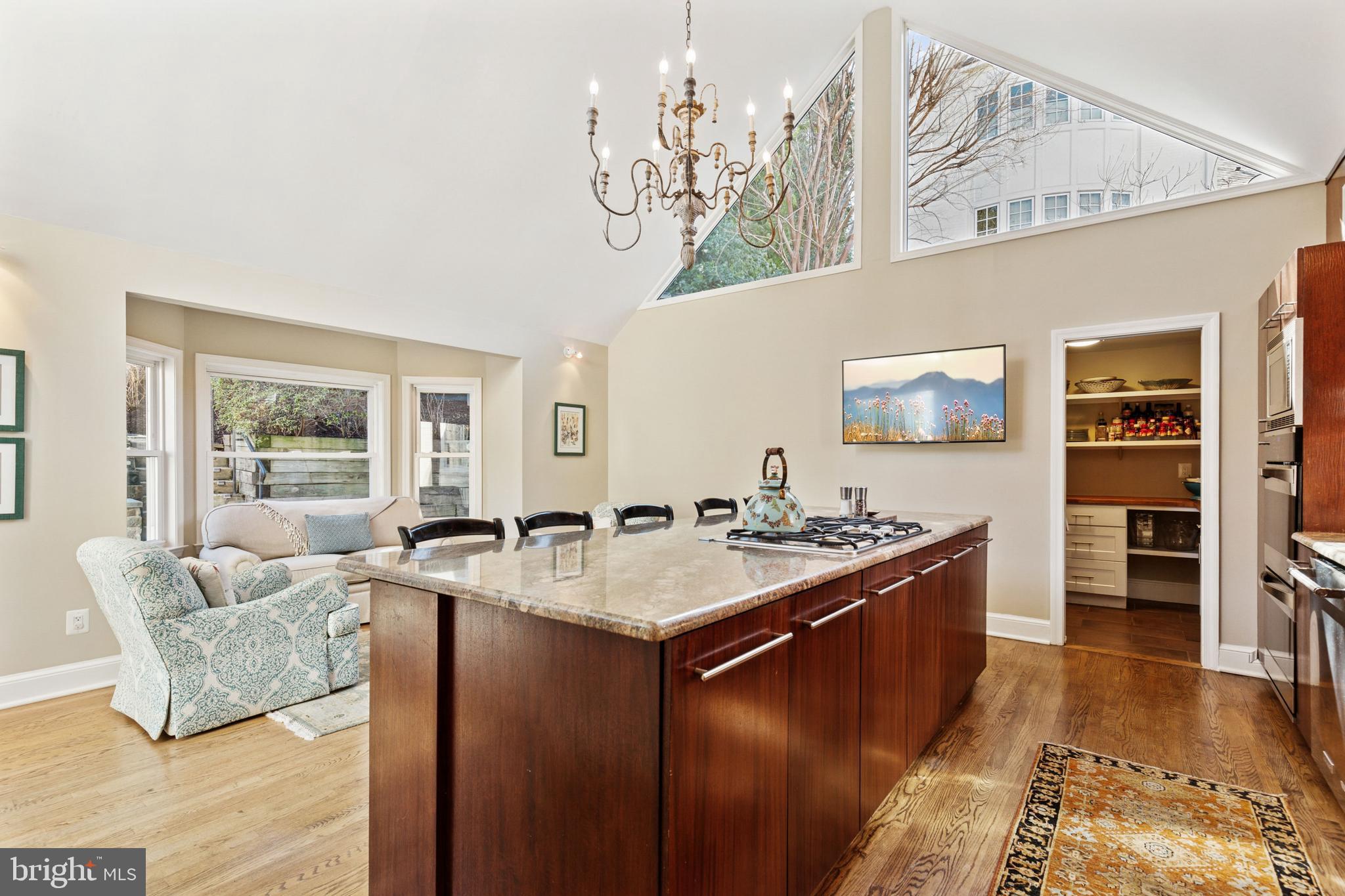 COUNTRY CLUB HILLS - Residential