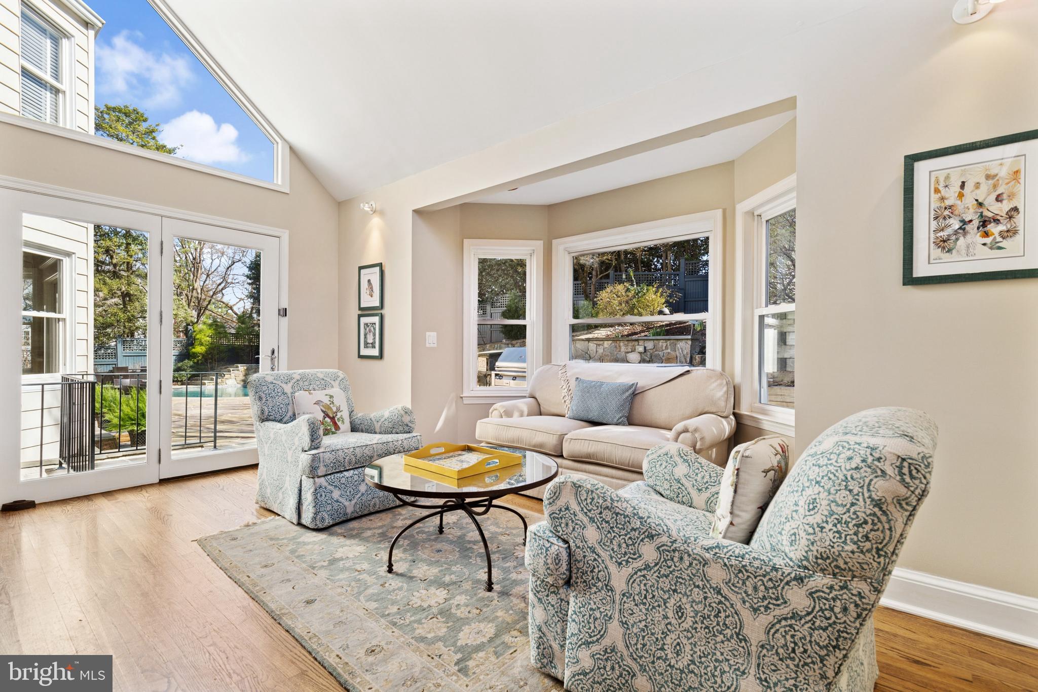 COUNTRY CLUB HILLS - Residential