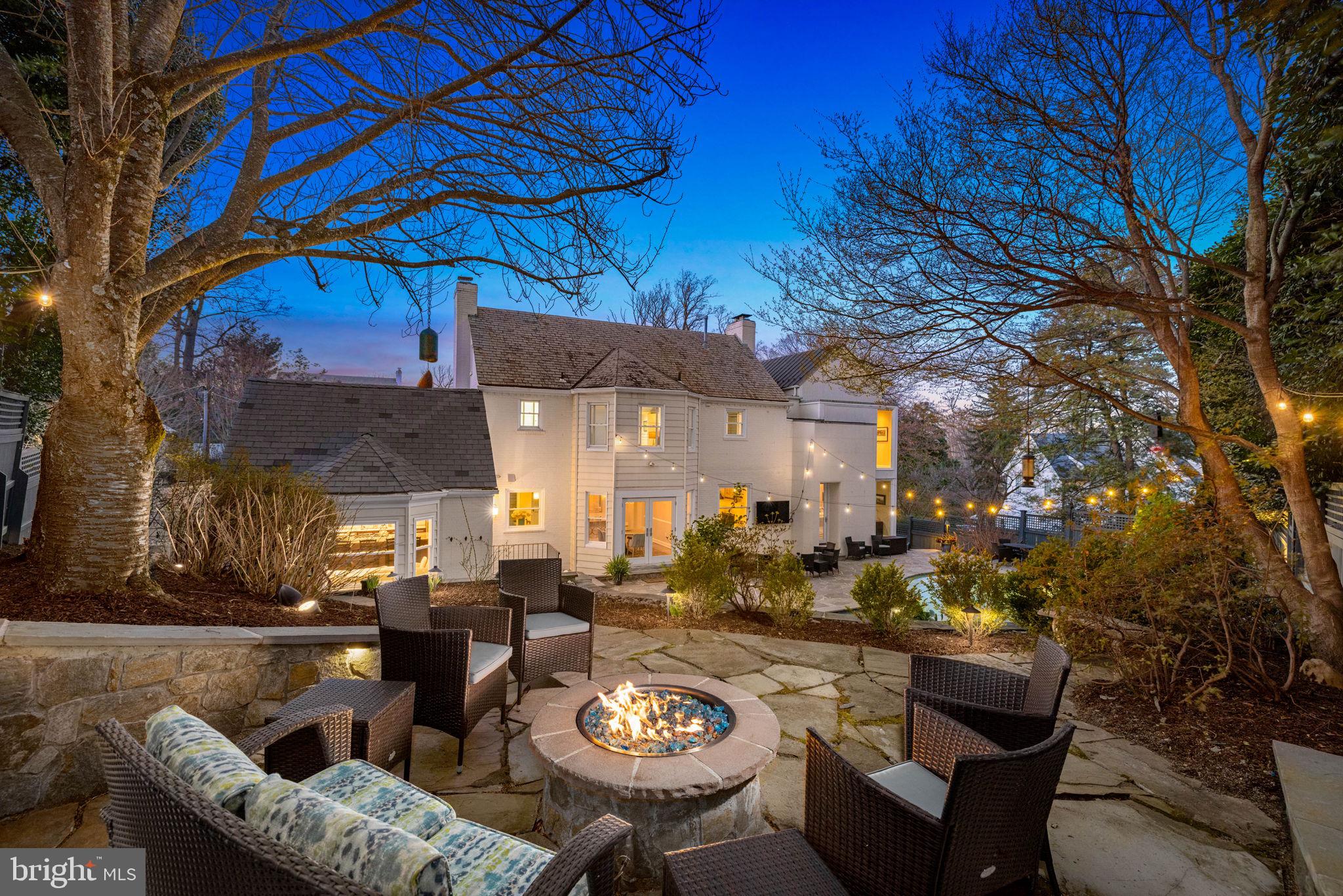 COUNTRY CLUB HILLS - Residential