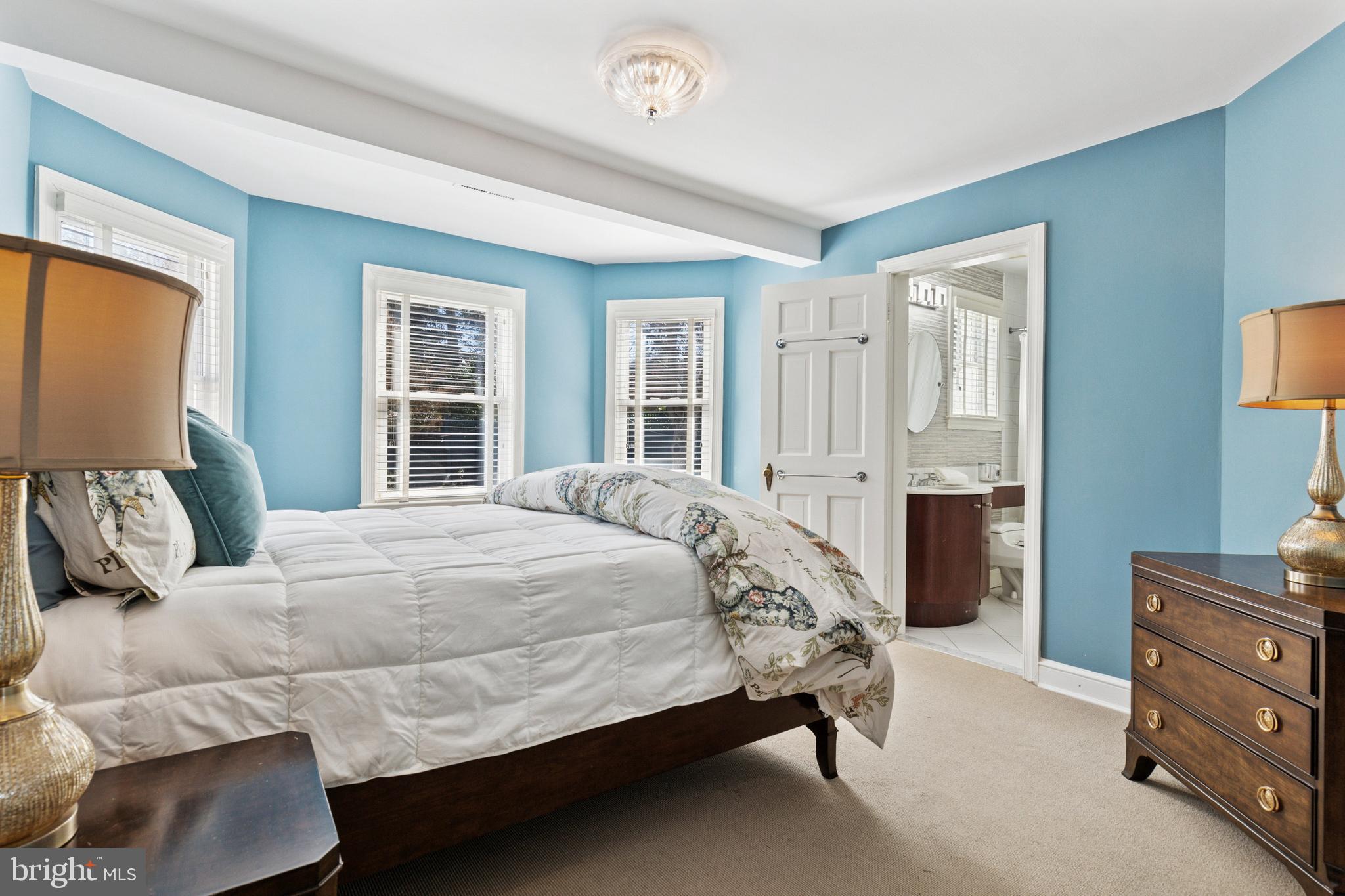 COUNTRY CLUB HILLS - Residential