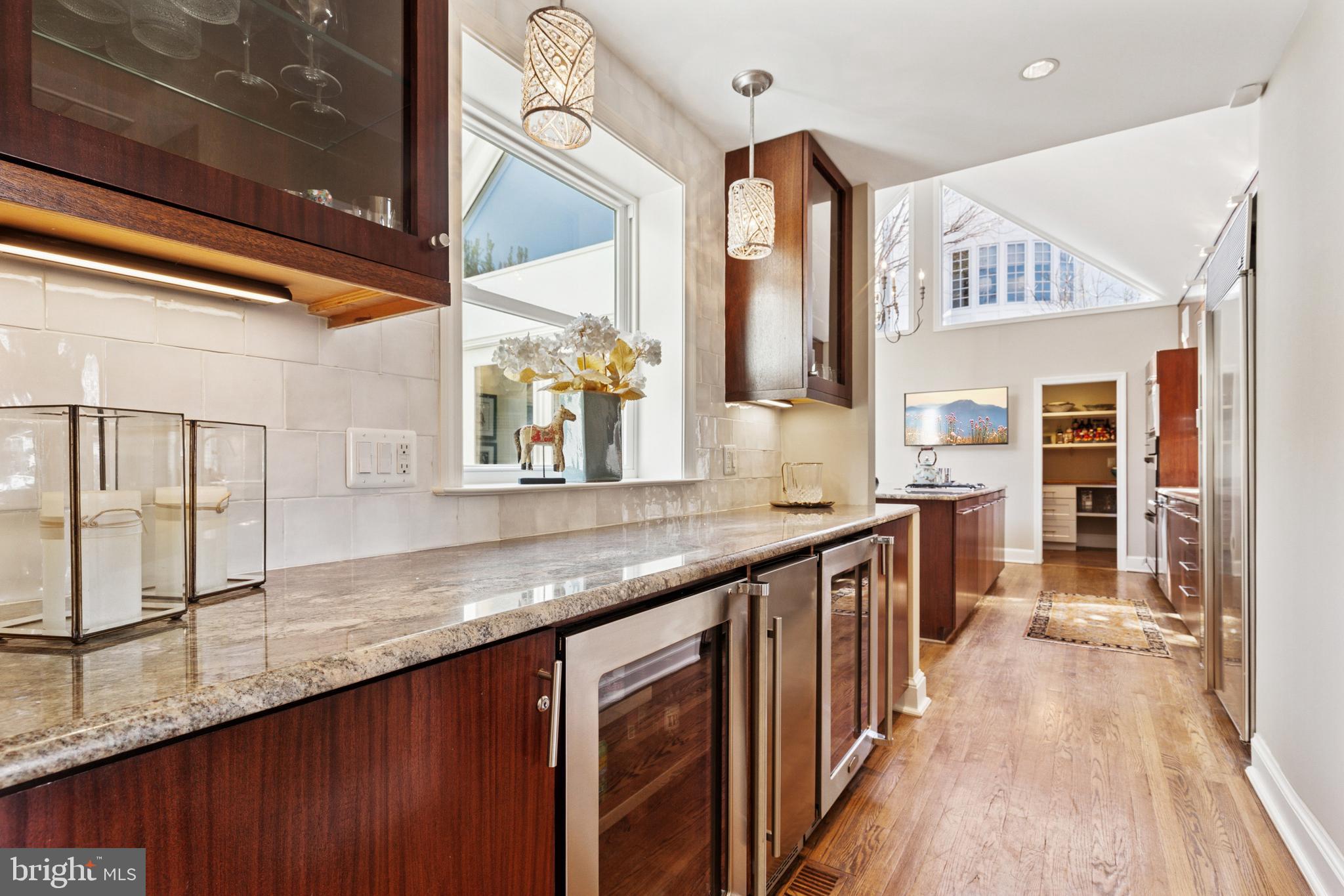 COUNTRY CLUB HILLS - Residential