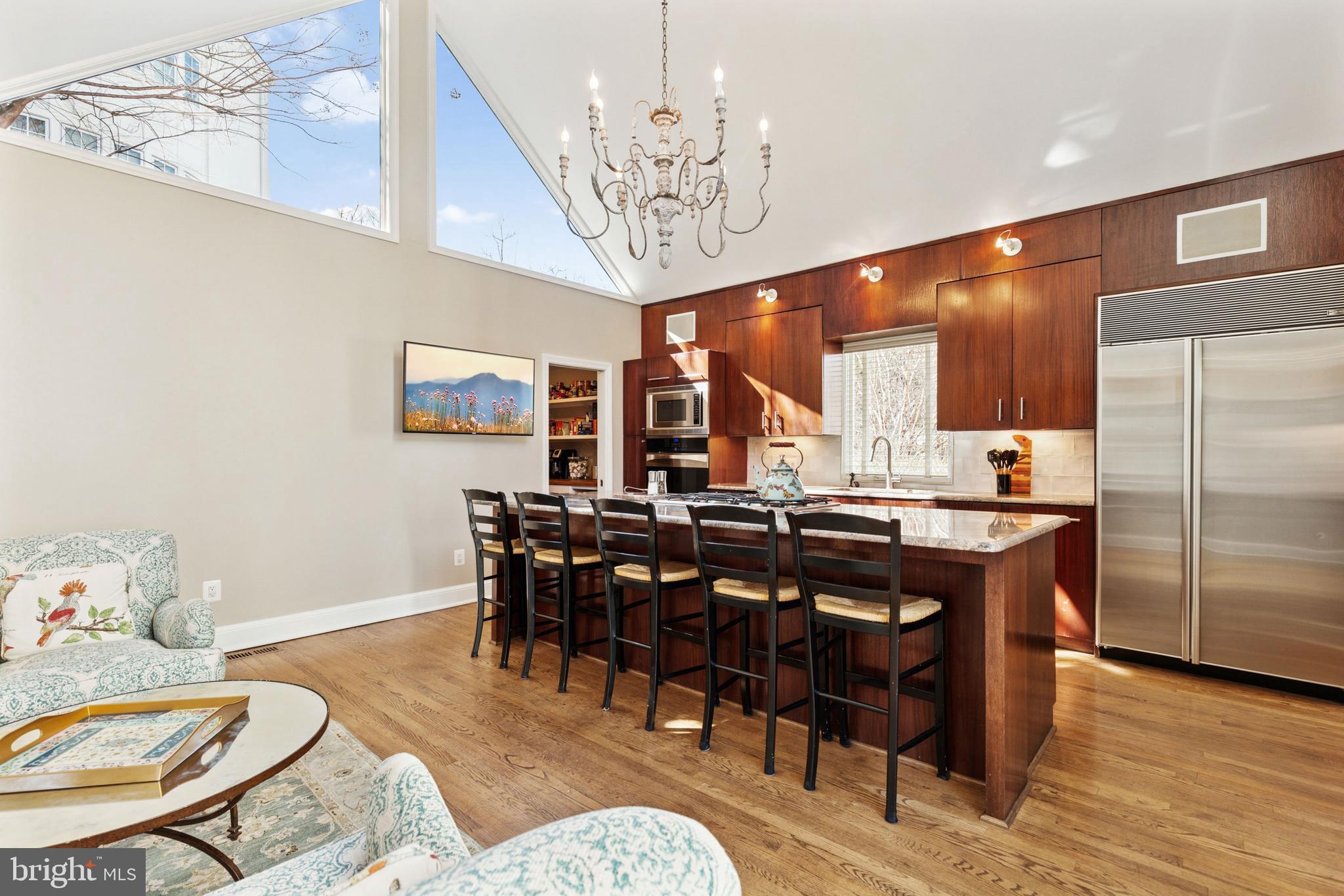 COUNTRY CLUB HILLS - Residential