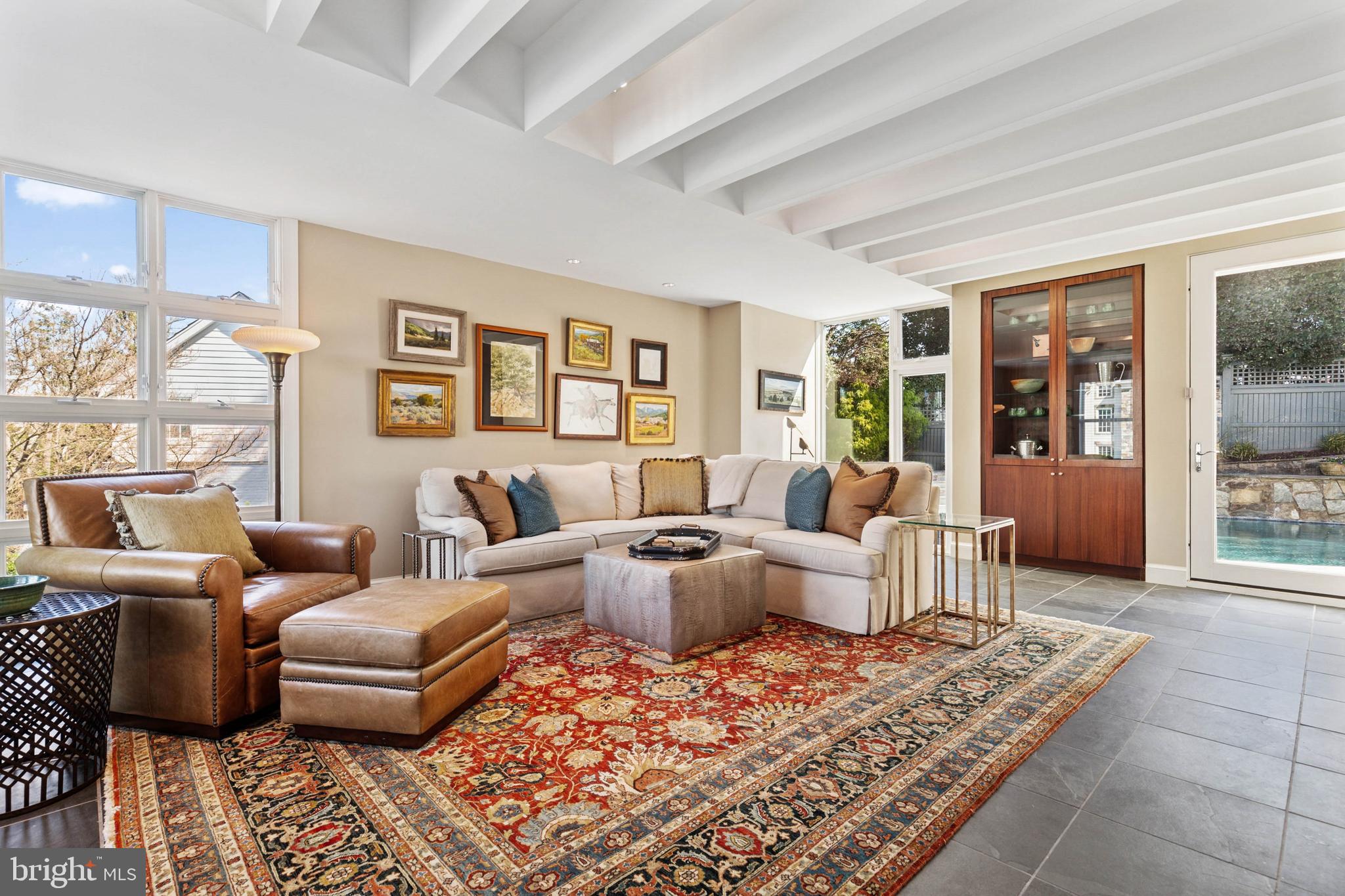 COUNTRY CLUB HILLS - Residential