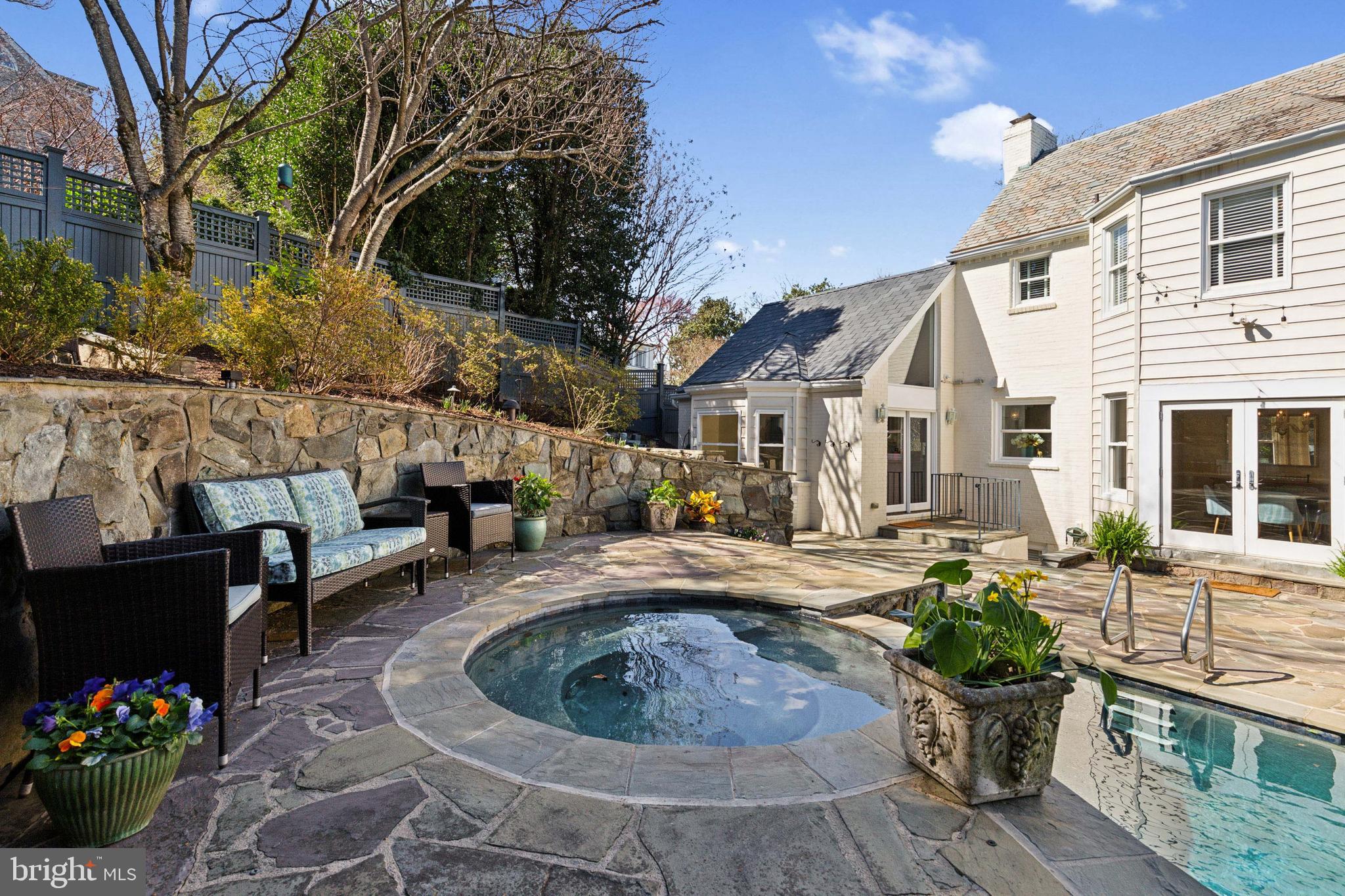 COUNTRY CLUB HILLS - Residential