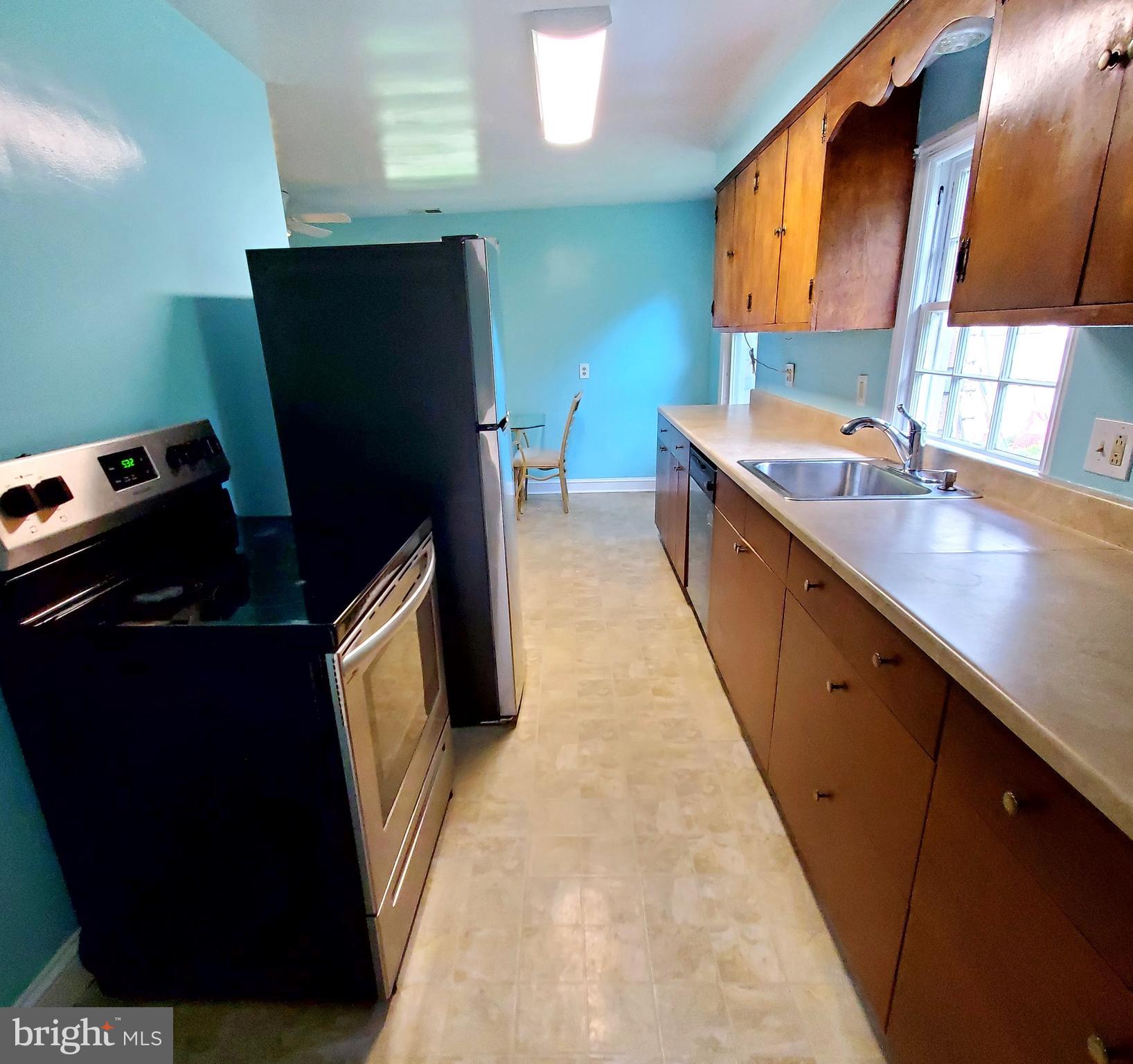 BROAD CREEK - Residential Lease