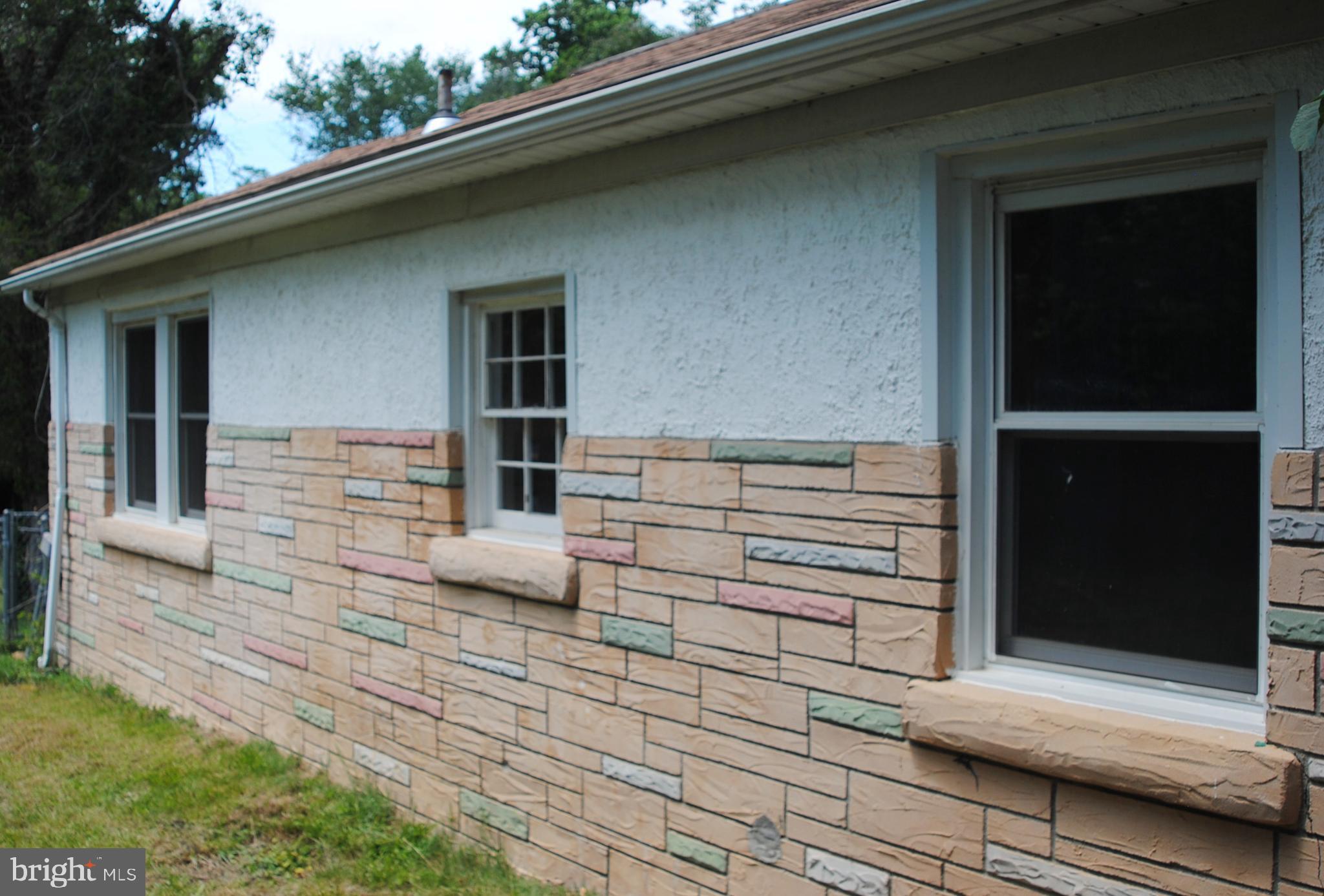 BROAD CREEK - Residential Lease