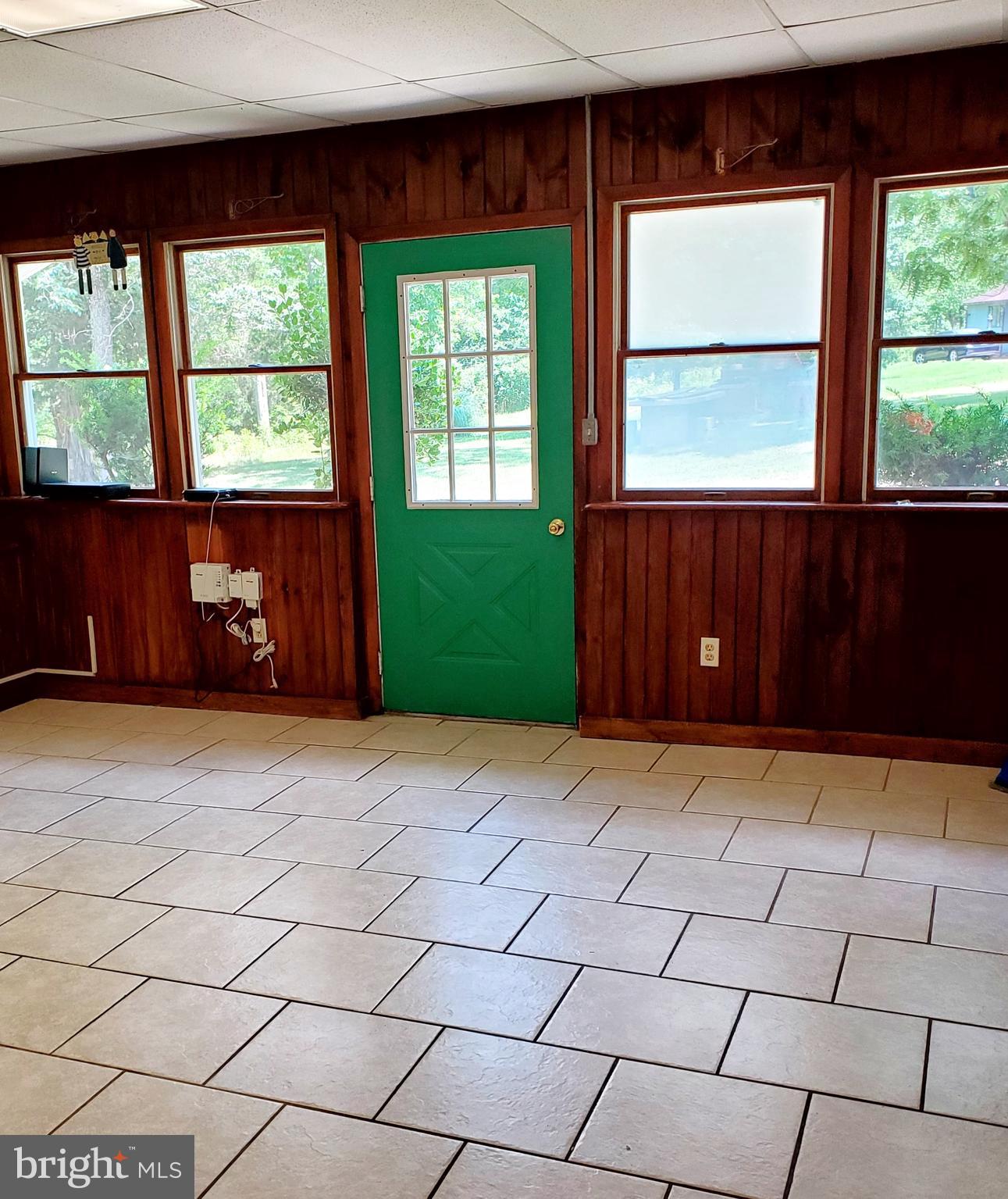 BROAD CREEK - Residential Lease