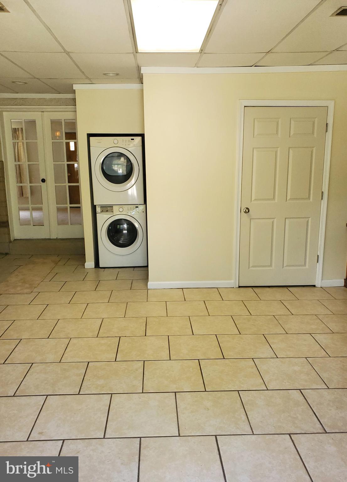 BROAD CREEK - Residential Lease