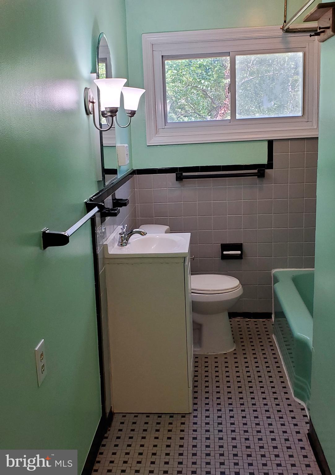 BROAD CREEK - Residential Lease