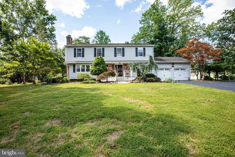 Homes For Sale - 2 Stanford Court<br/> Mercer County, EAST WINDSOR, NJ 08520