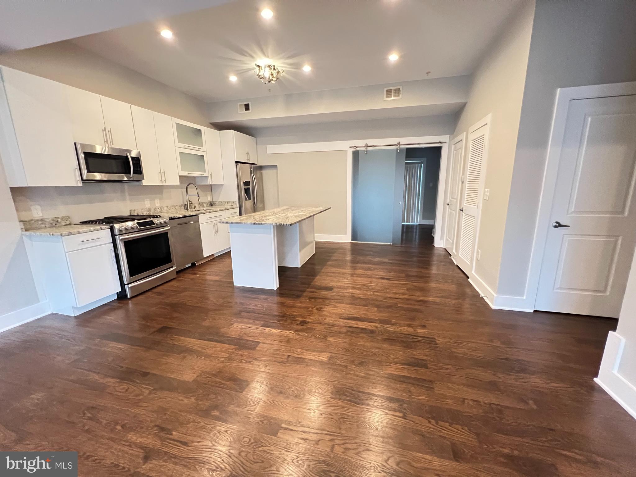 Photo 1 of 13 — 1620 E STREET NE 3, WASHINGTON, DC 20002