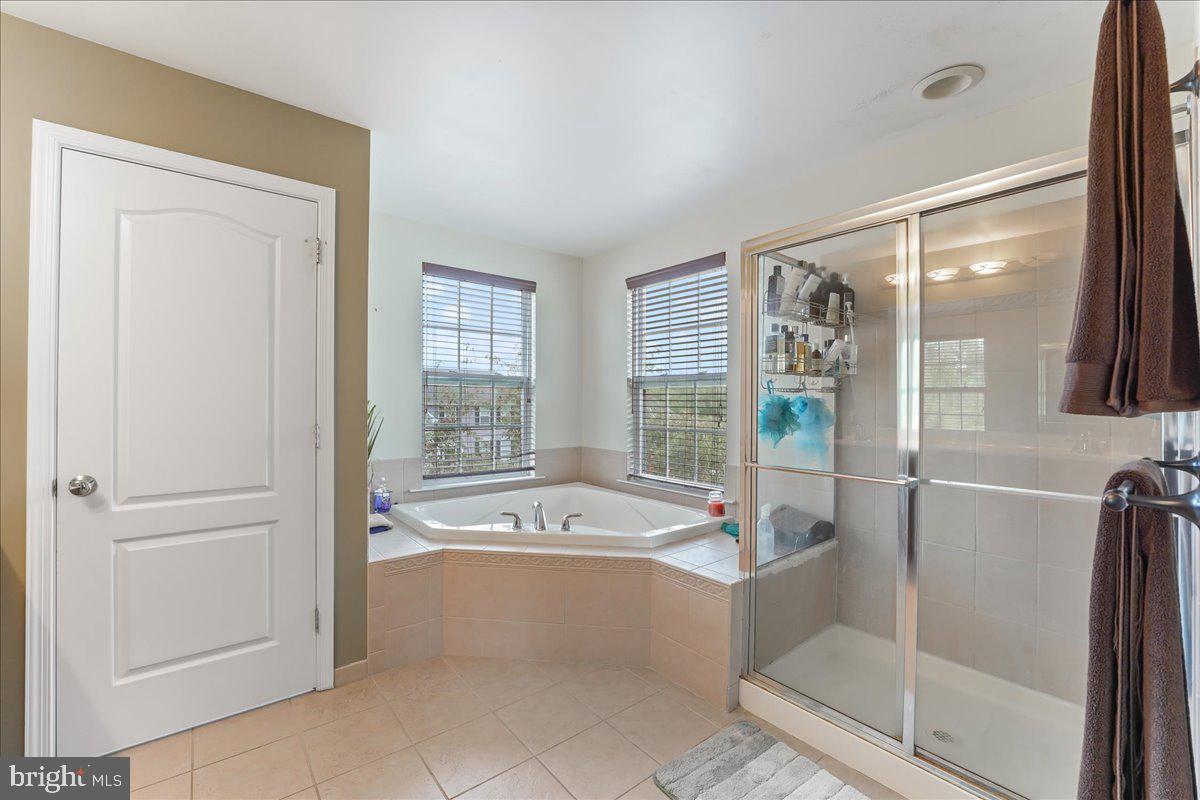 KINGS GRANT - Residential