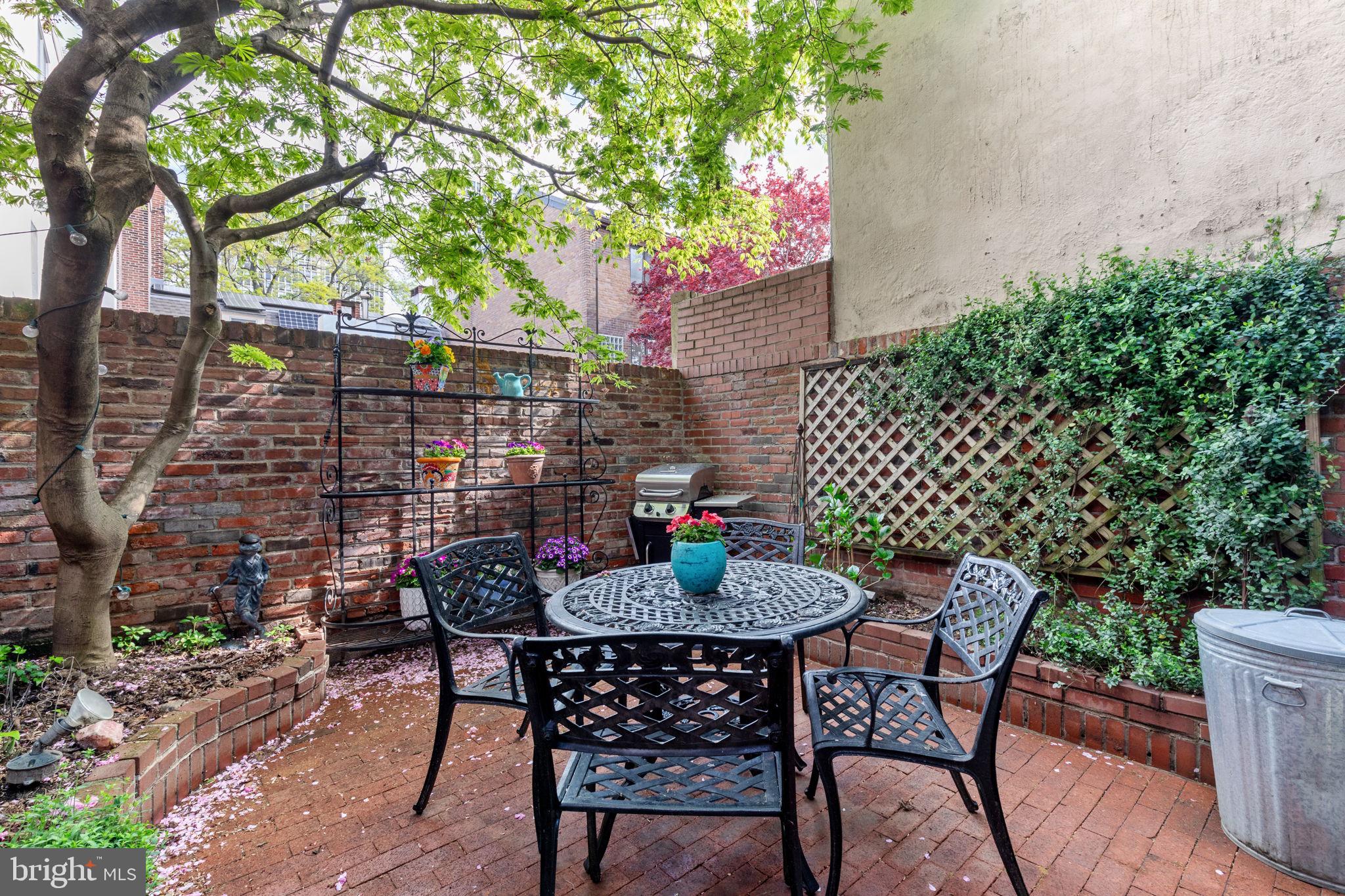 SOCIETY HILL - Residential