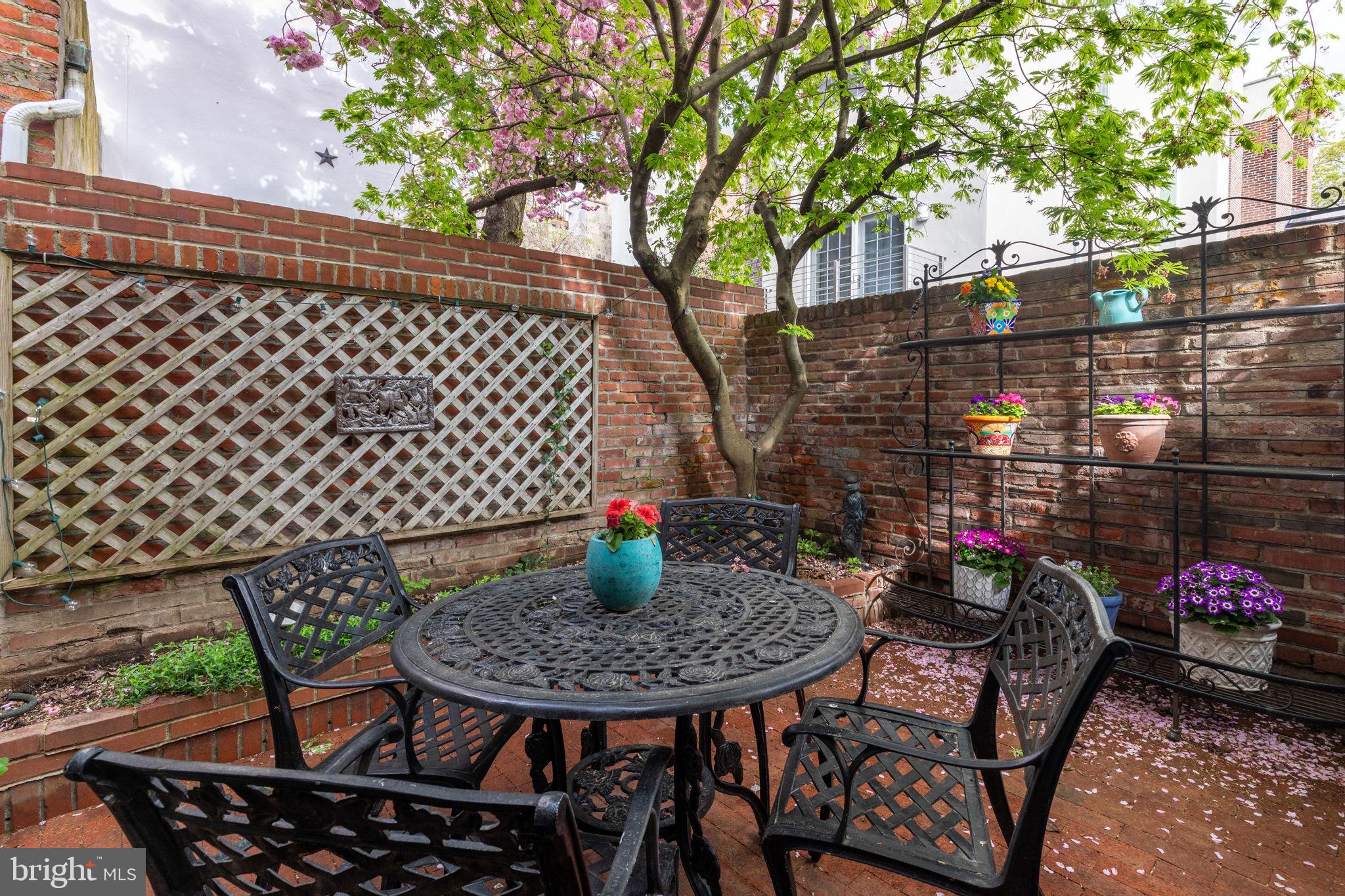 SOCIETY HILL - Residential