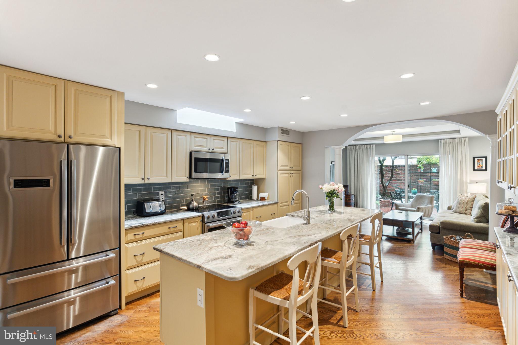 SOCIETY HILL - Residential