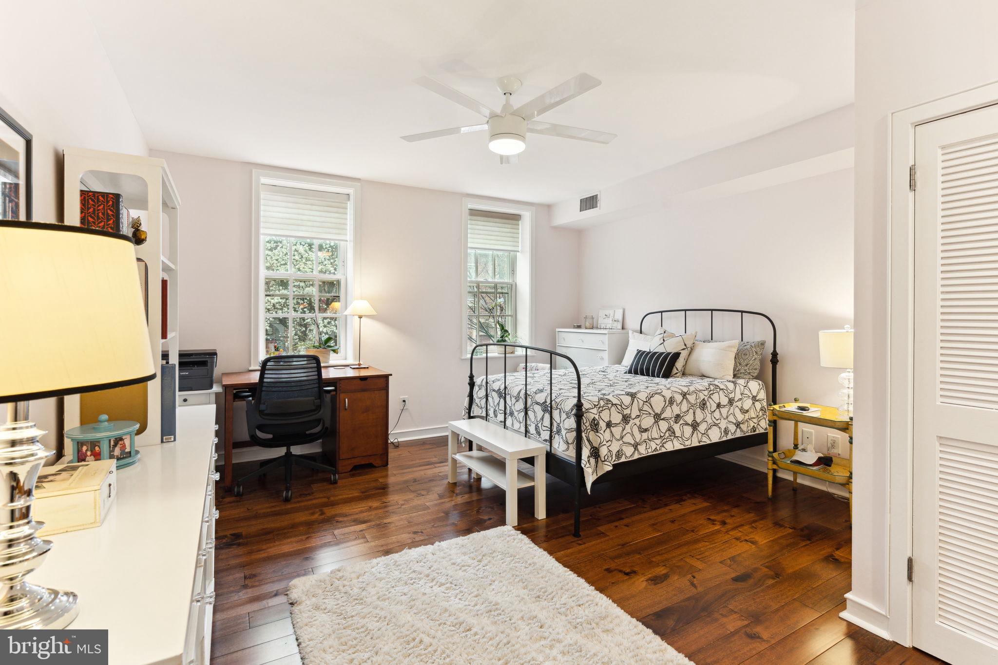 SOCIETY HILL - Residential