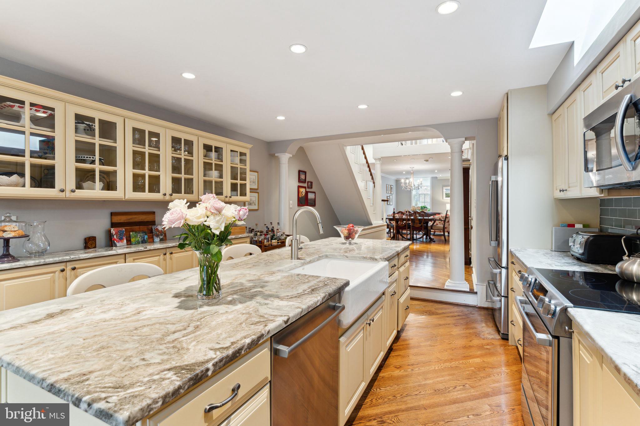 SOCIETY HILL - Residential