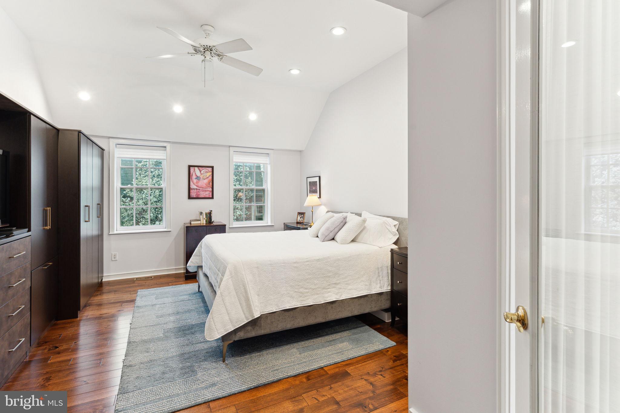 SOCIETY HILL - Residential