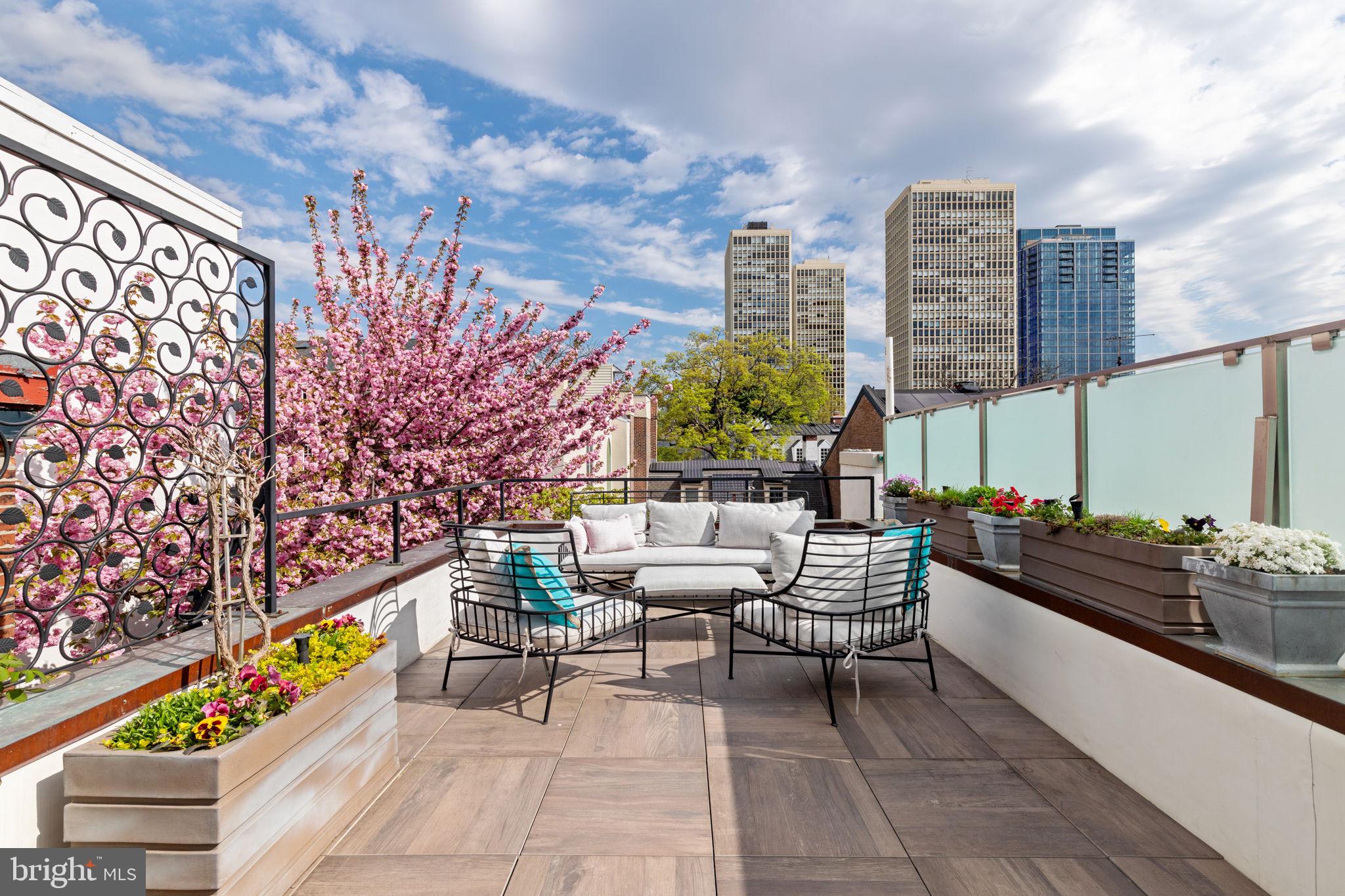 SOCIETY HILL - Residential