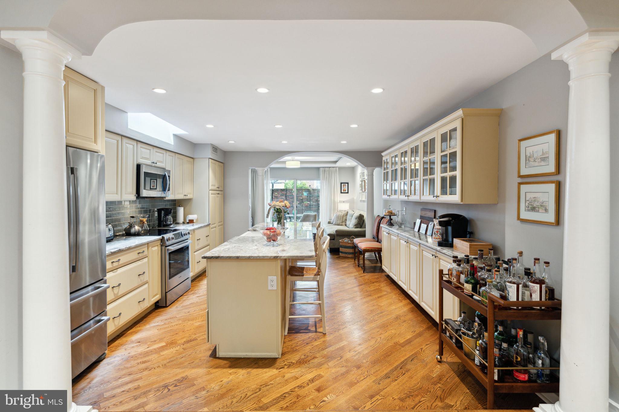 SOCIETY HILL - Residential