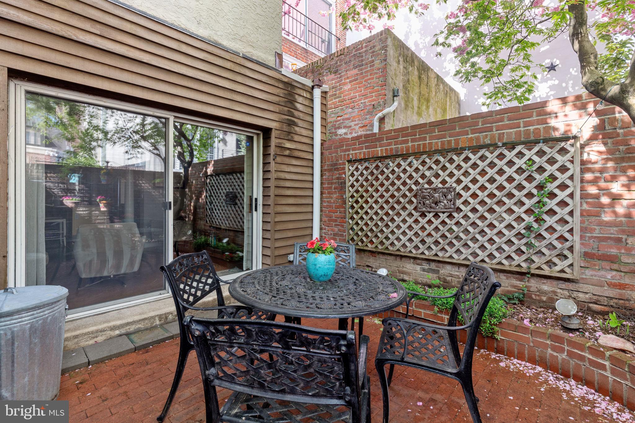 SOCIETY HILL - Residential