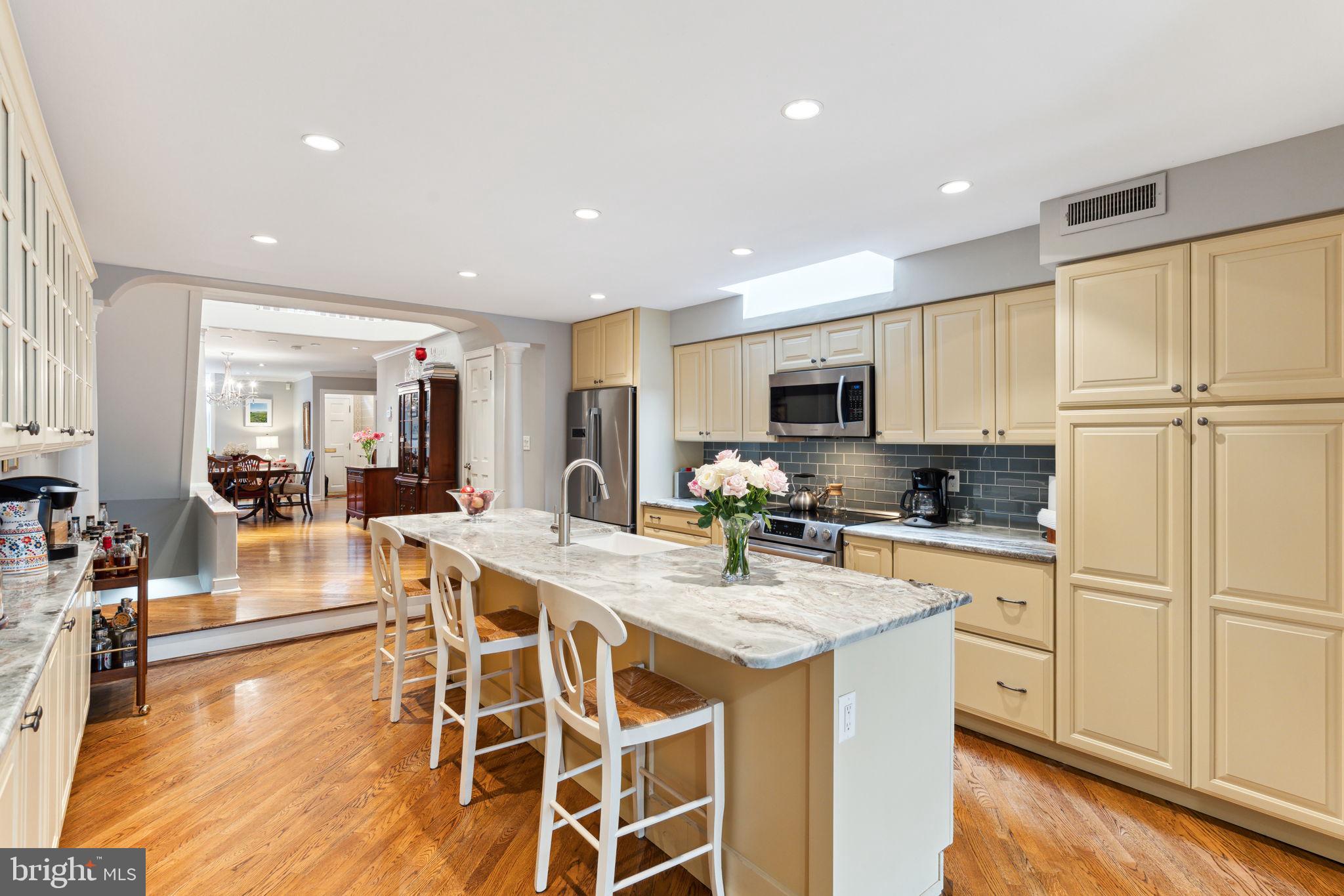 SOCIETY HILL - Residential