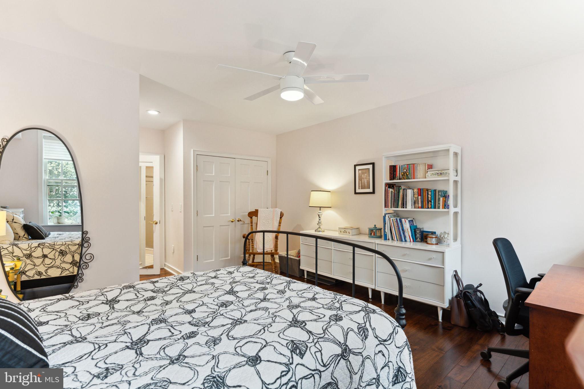 SOCIETY HILL - Residential