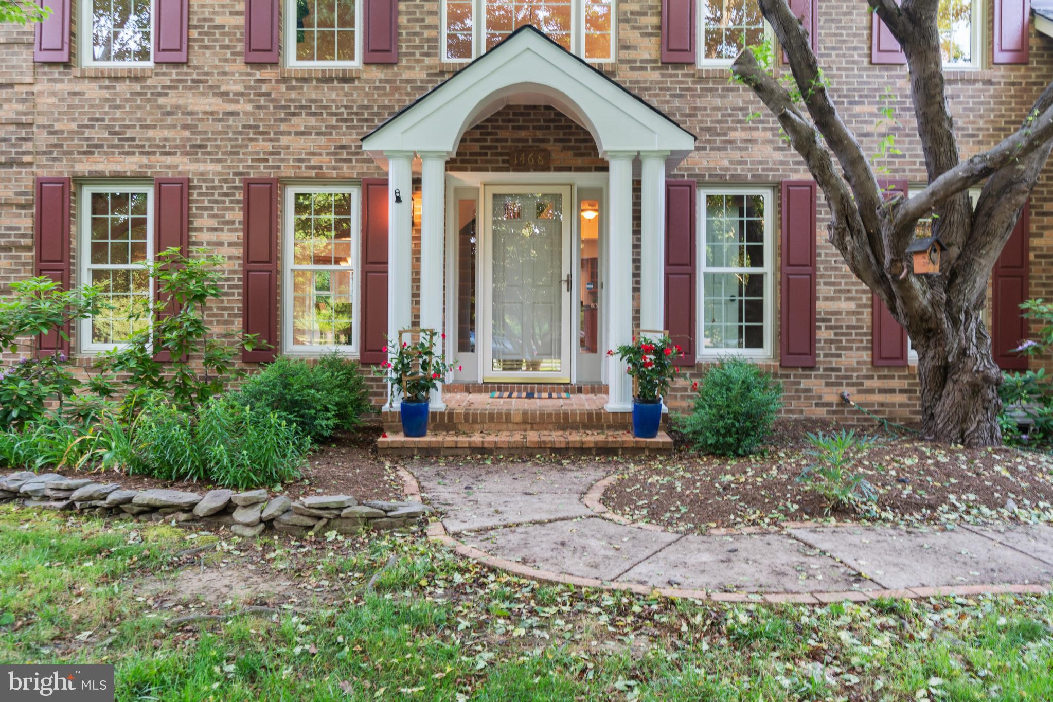 PLEASANT PLAINS - Residential