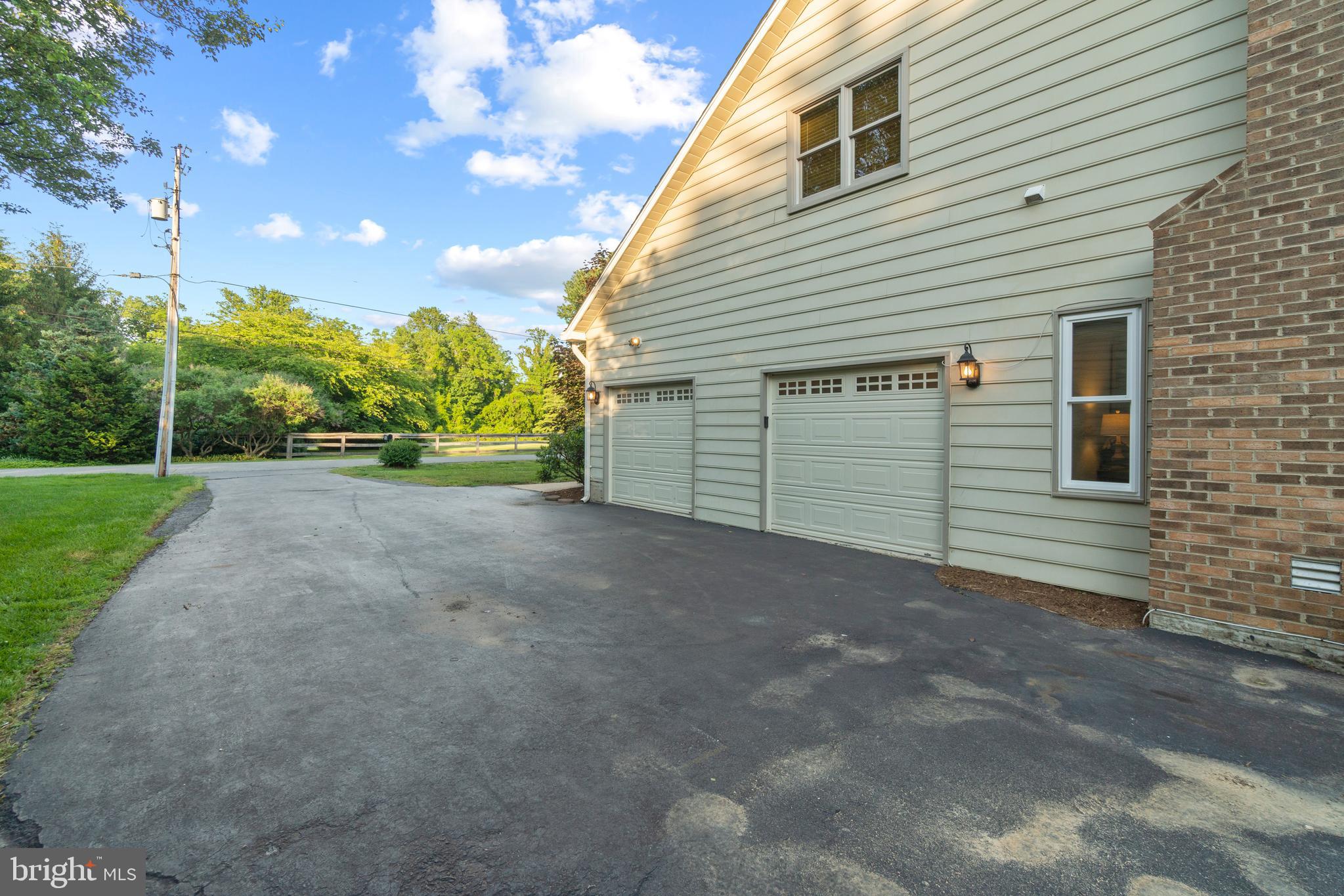 PLEASANT PLAINS - Residential