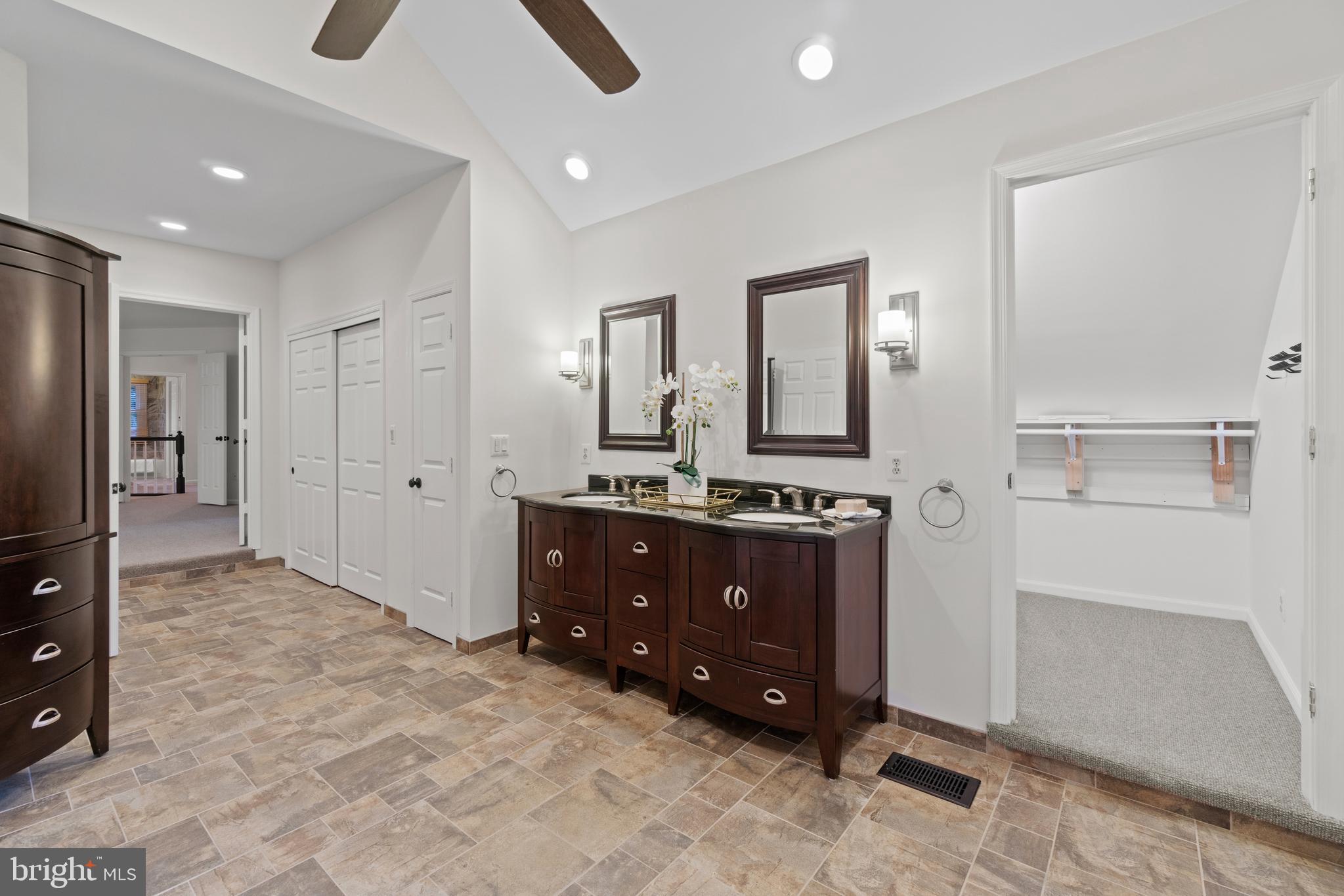 PLEASANT PLAINS - Residential