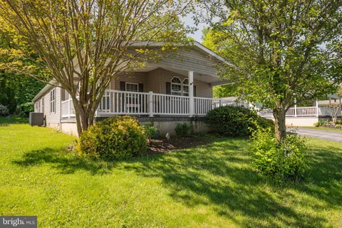 629 Farmland Way, Coatesville, PA MLS: PACT2097956