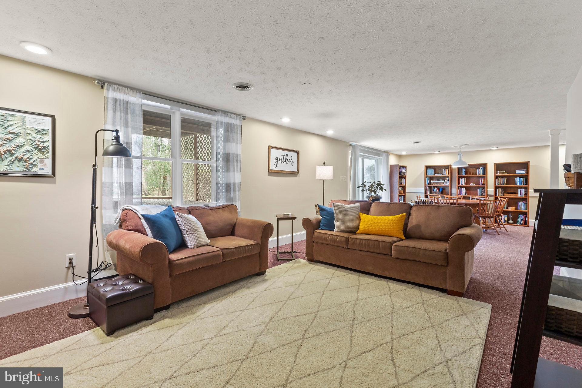 BRETON BAY ESTATES - Residential