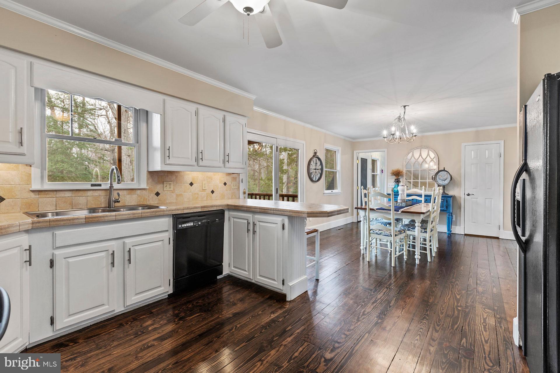 BRETON BAY ESTATES - Residential