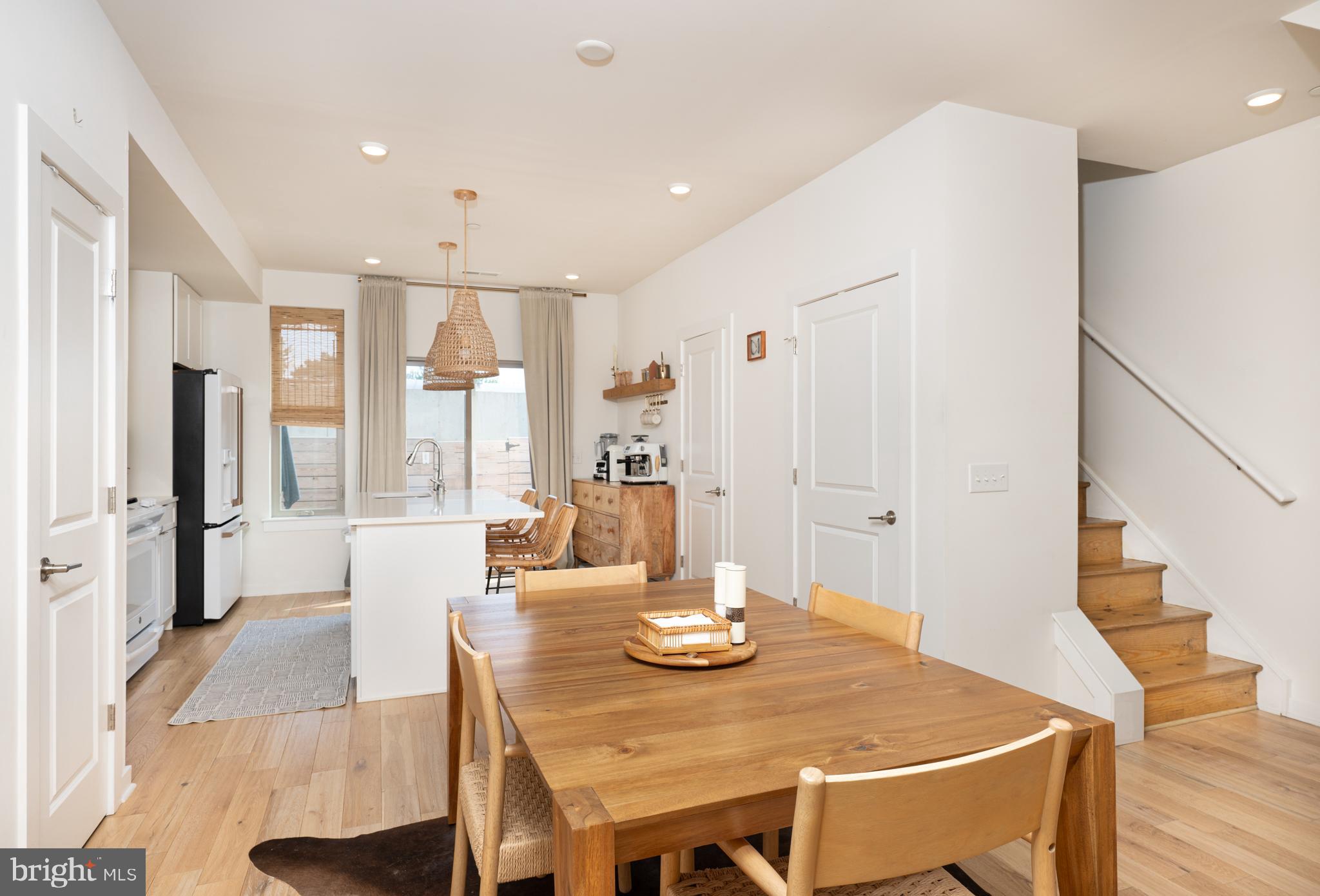 EAST KENSINGTON - Residential Lease
