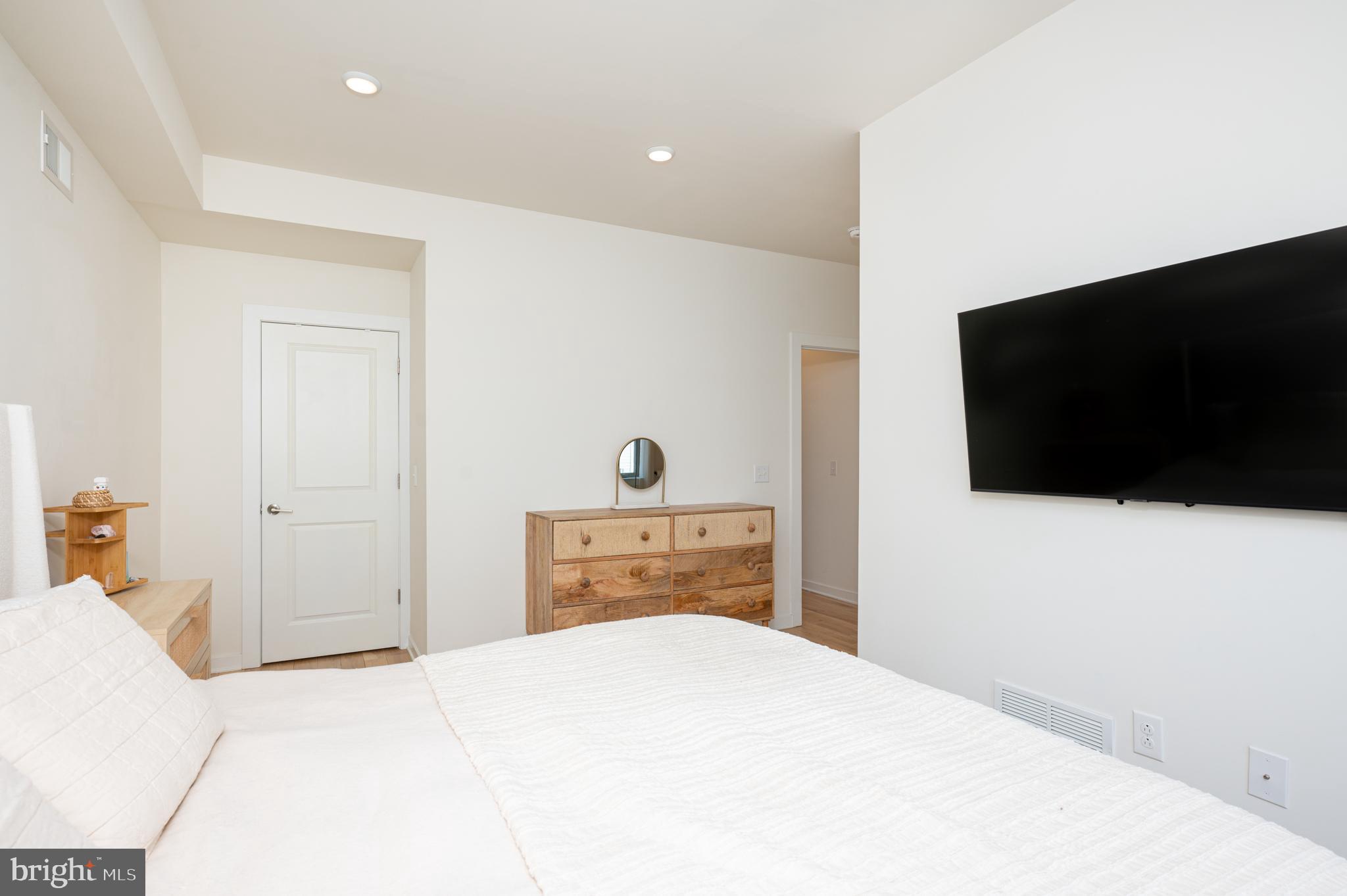 EAST KENSINGTON - Residential Lease