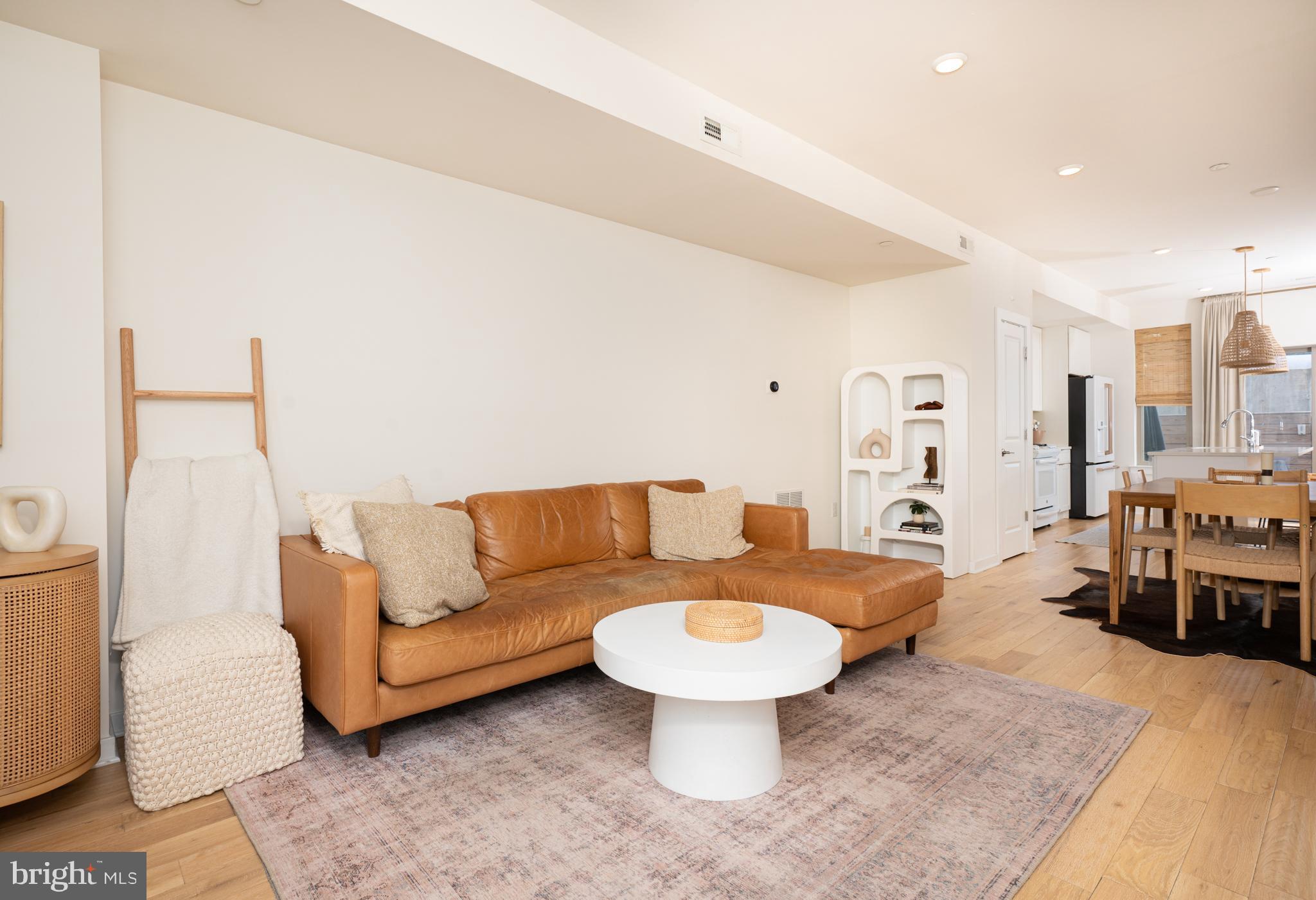 EAST KENSINGTON - Residential Lease
