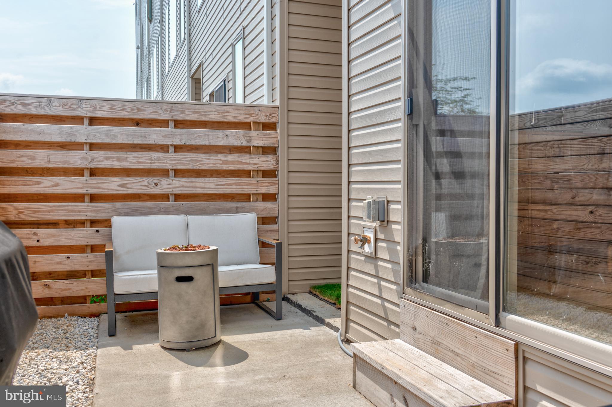 EAST KENSINGTON - Residential Lease