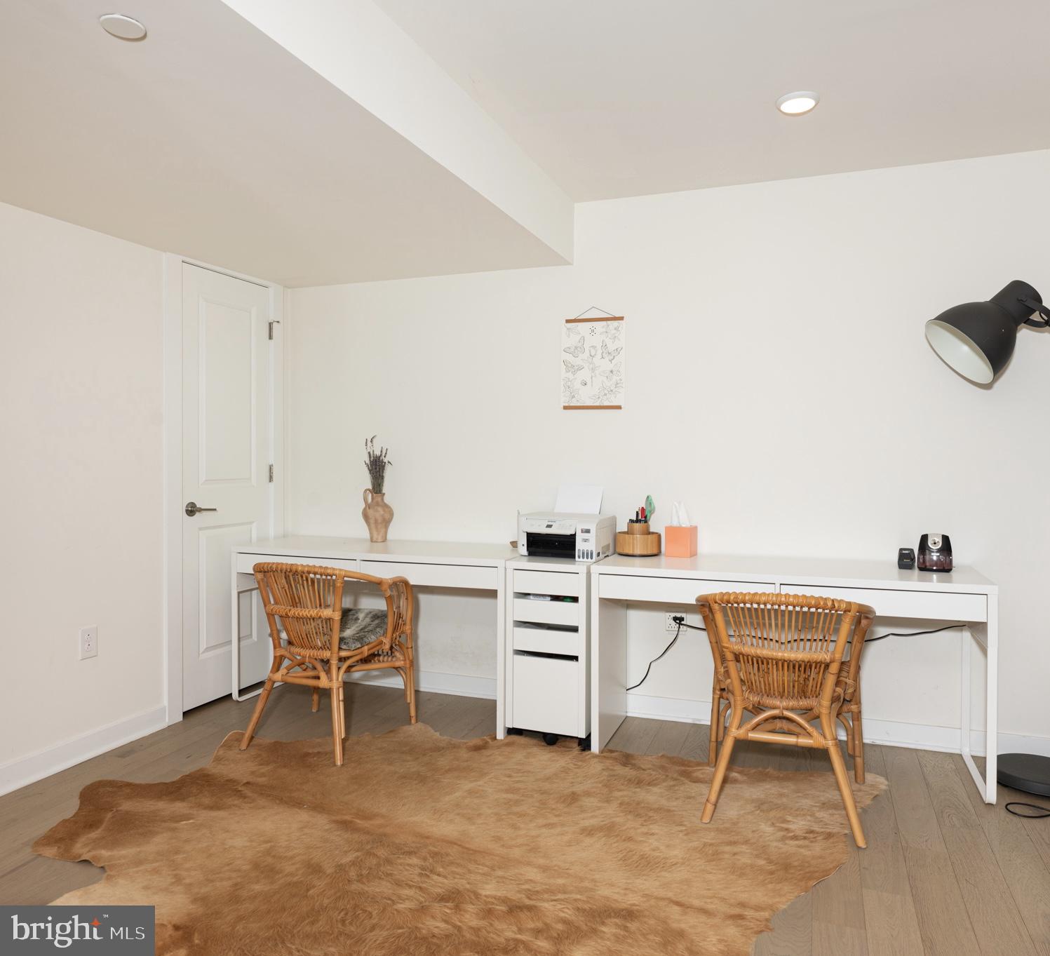 EAST KENSINGTON - Residential Lease