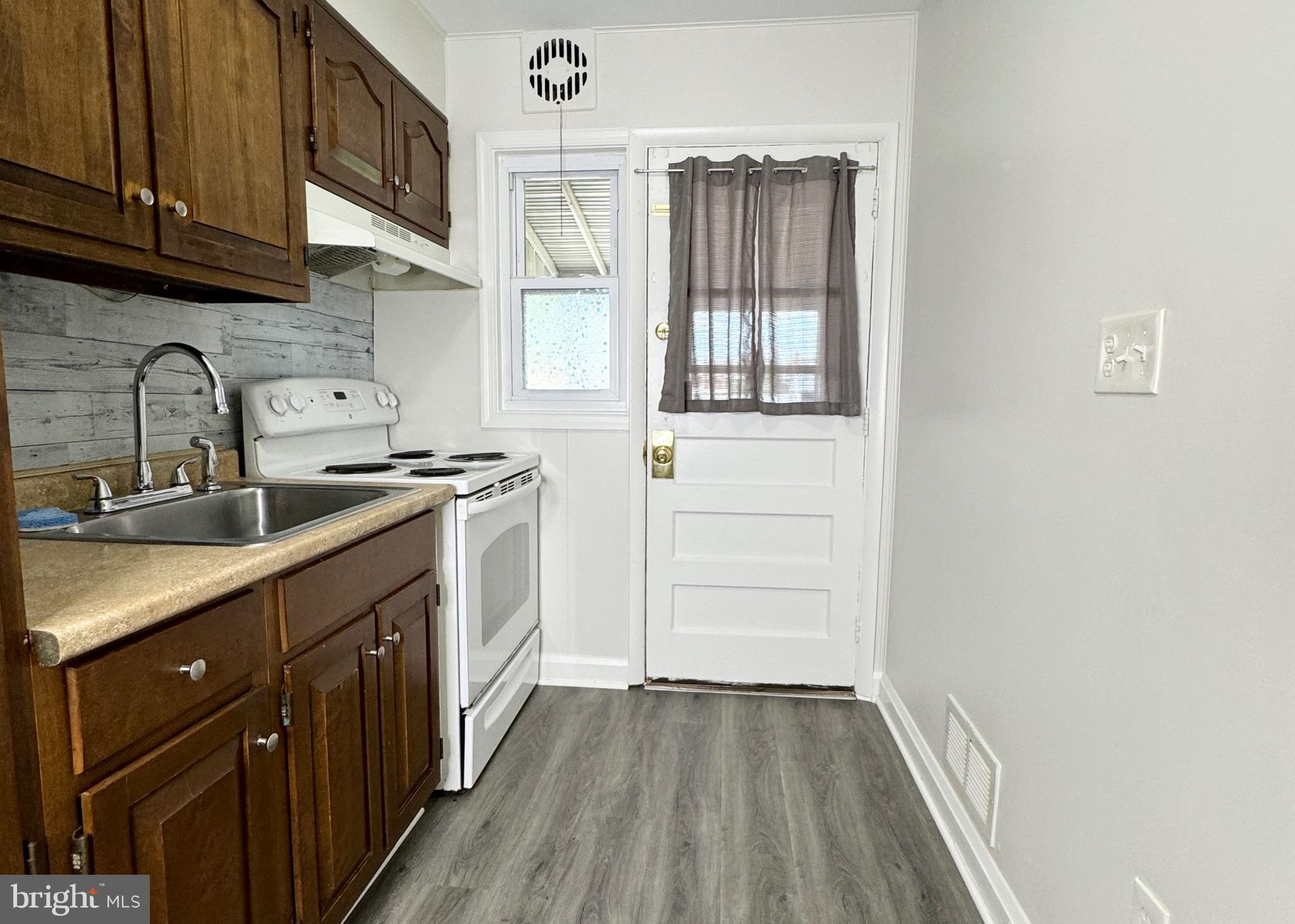 MIDDLESEX - Residential Lease